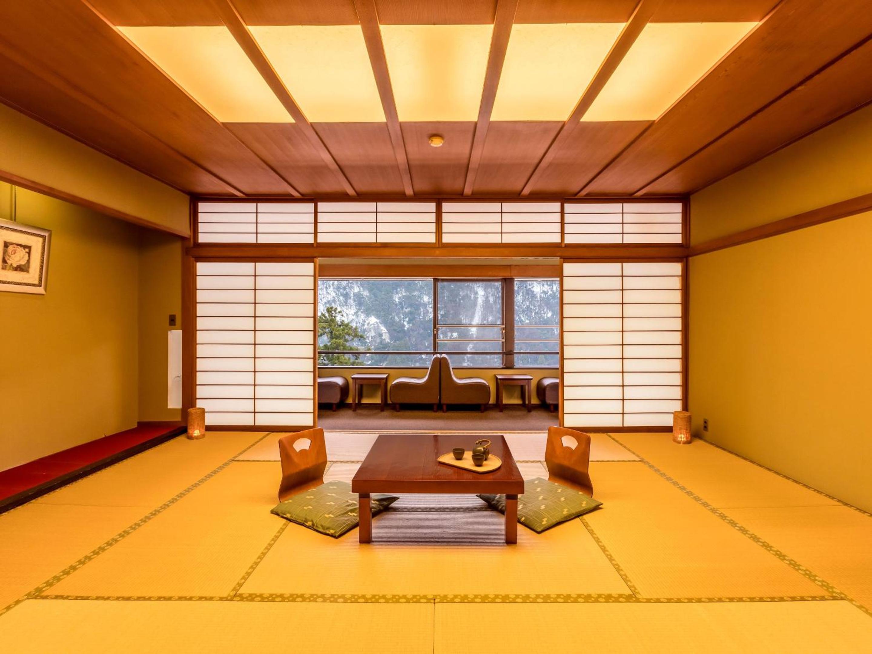 Ooedo Onsen Monogatari Premium Yamanaka Grand Hotel