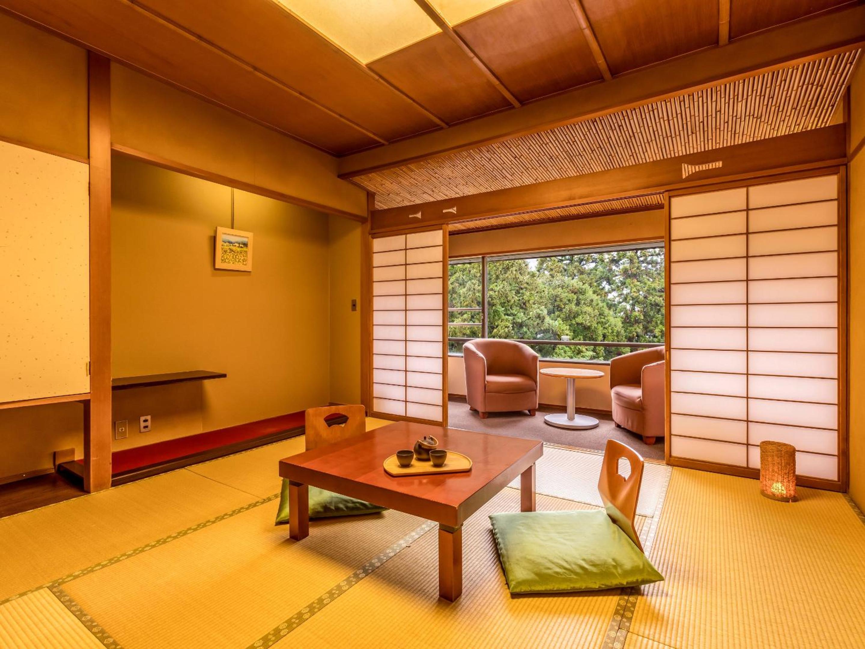 Ooedo Onsen Monogatari Premium Yamanaka Grand Hotel