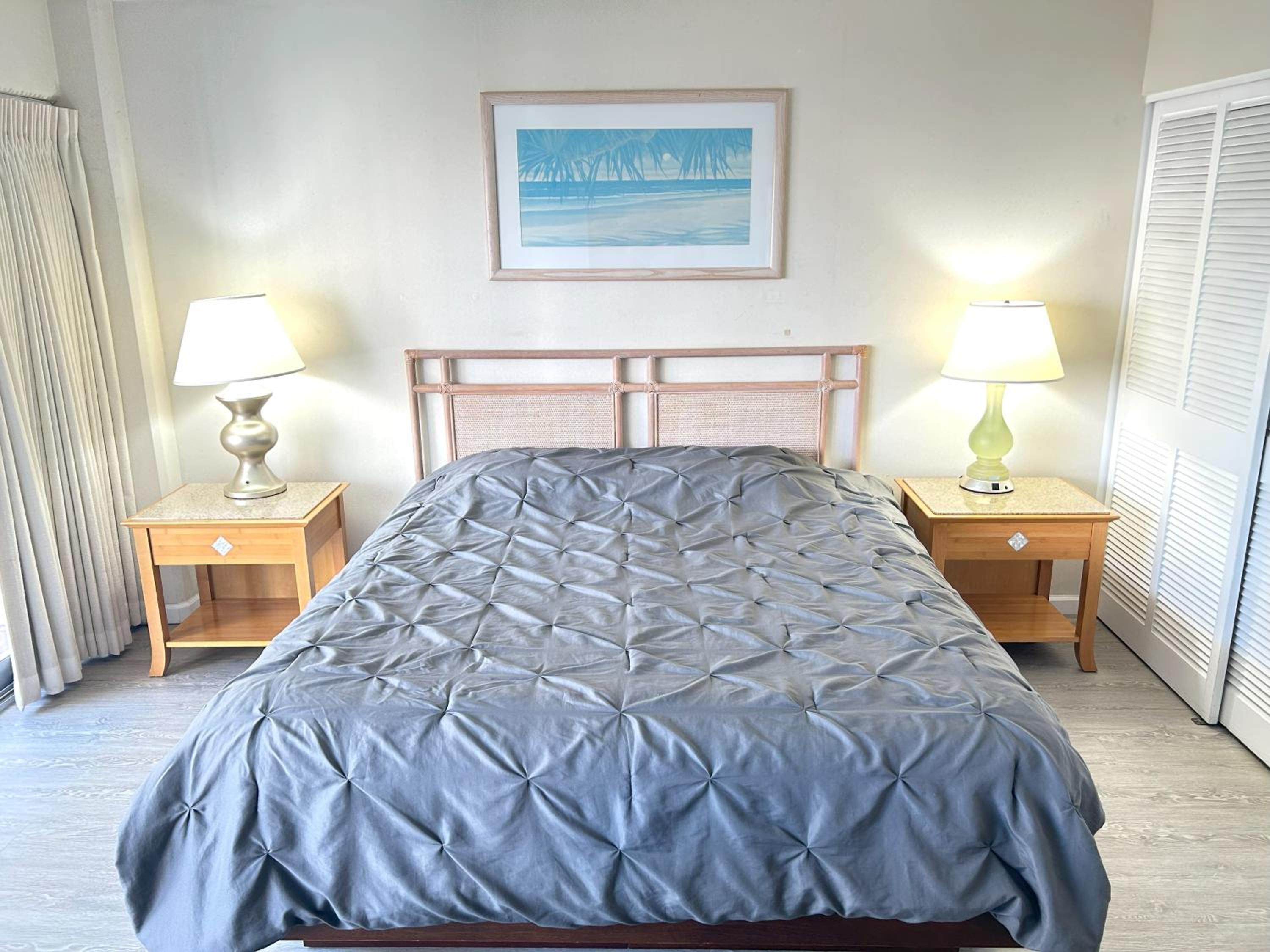 Ilikai Apt 1042 Lagoon Ocean Fireworks Vws STU 1BA view 5