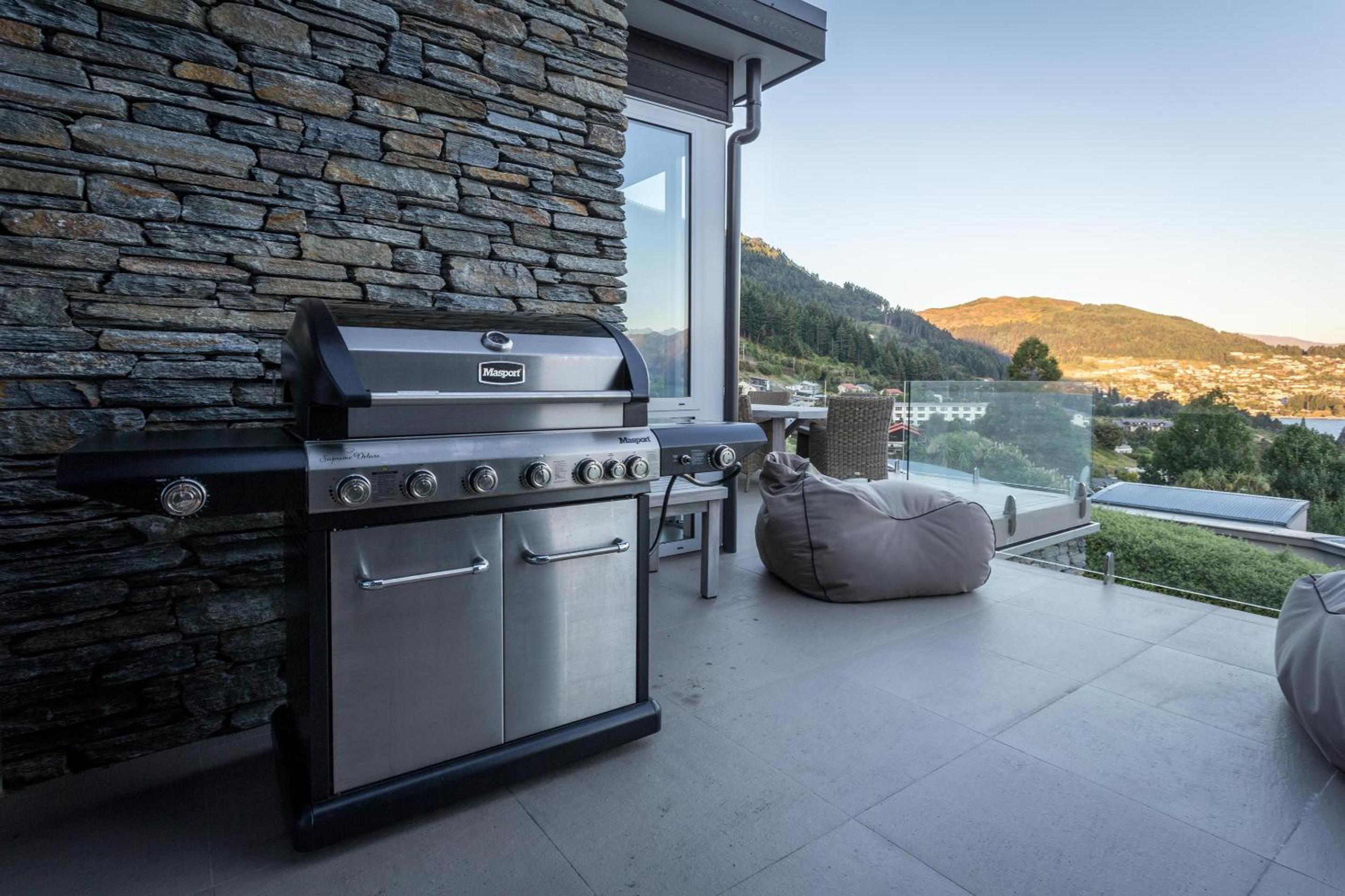 The Views and Spa 4BRM view 3