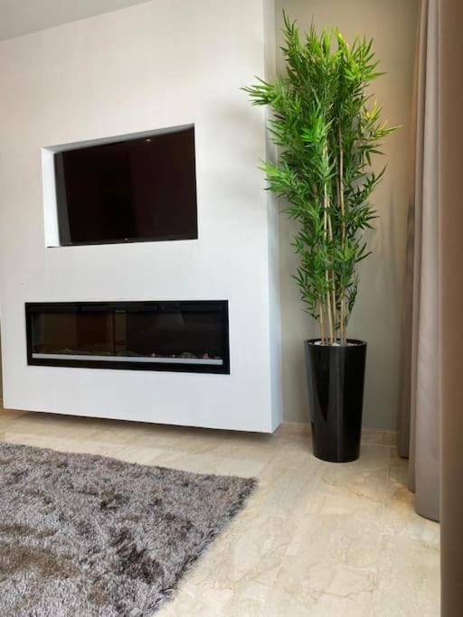 Appartement de luxe ,piscine,parking,Terrasse view 3