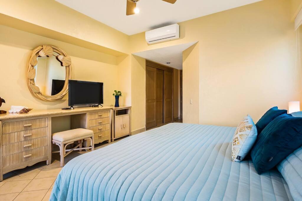 Beach Front-Ocean Views-Marina Luxury Condo-BVG