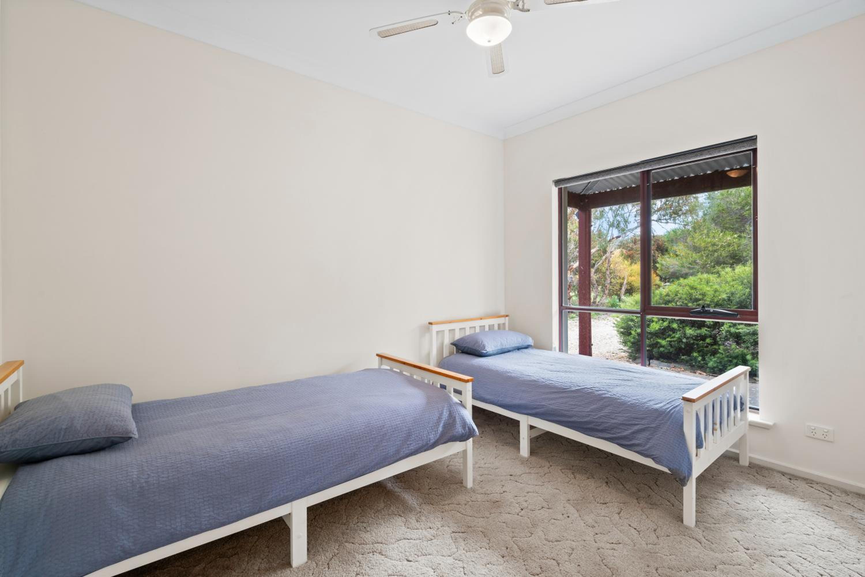 Sea Breeze - Spacious home with lovely ocean views