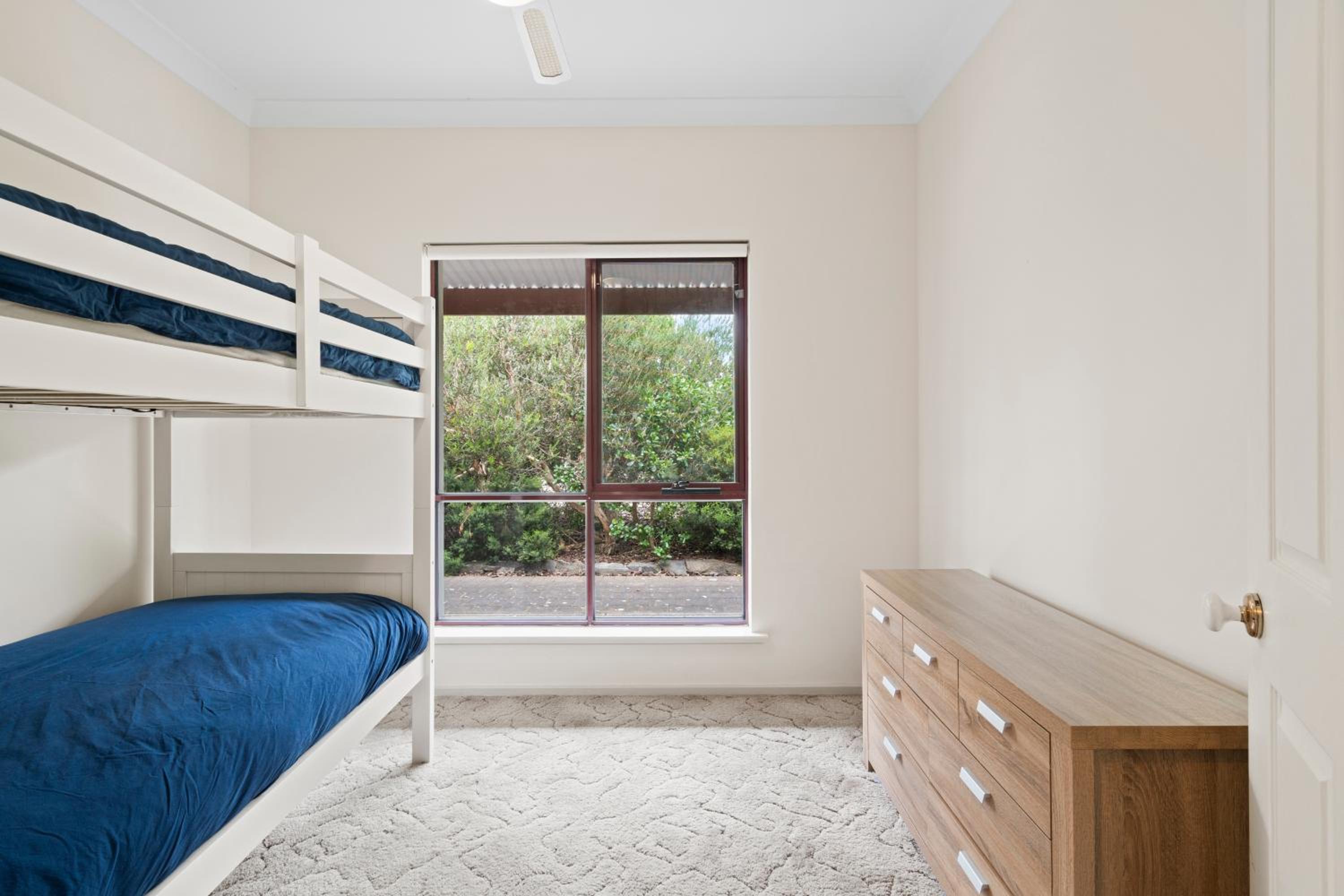 Sea Breeze - Spacious home with lovely ocean views