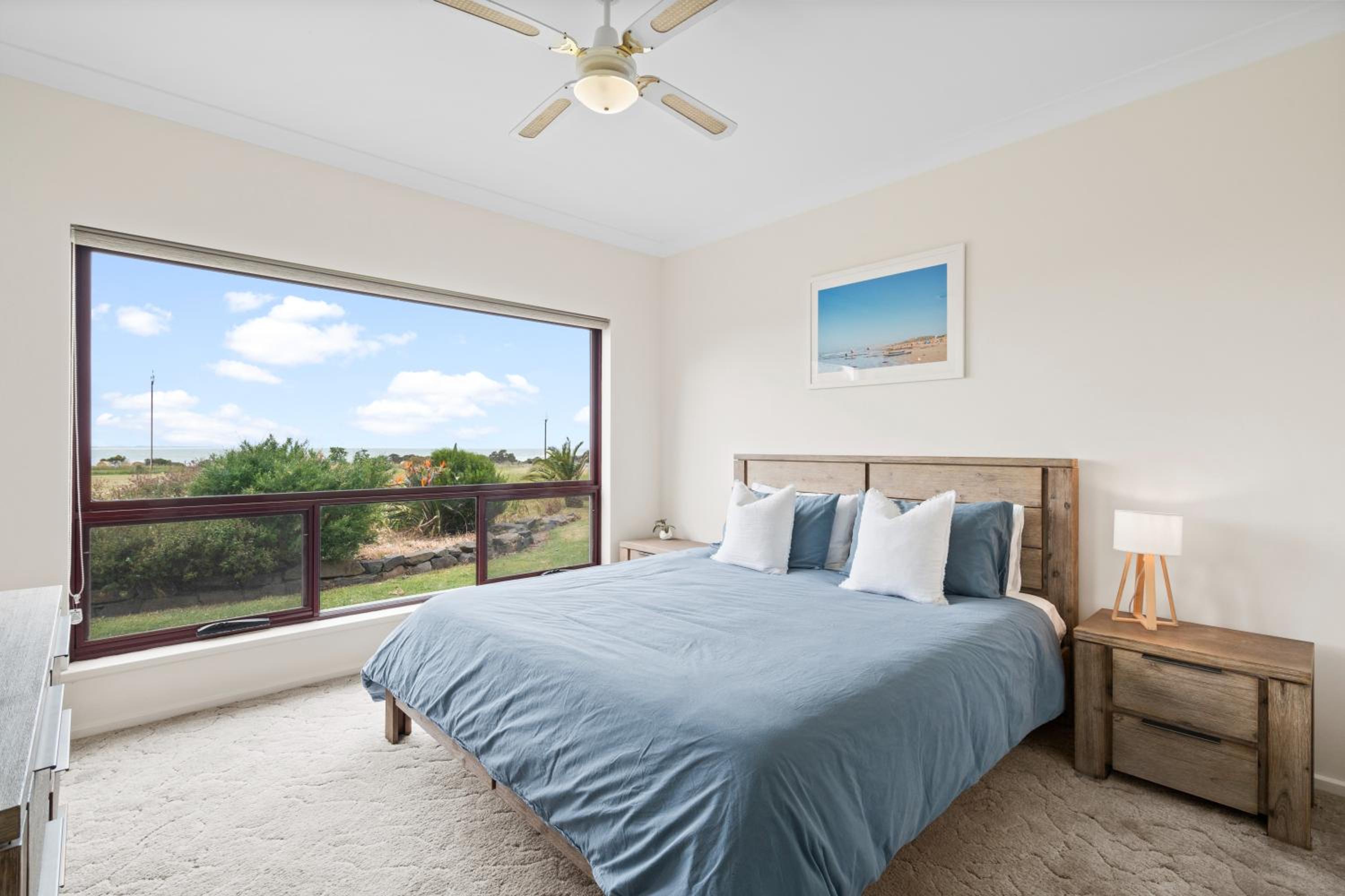 Sea Breeze - Spacious home with lovely ocean views