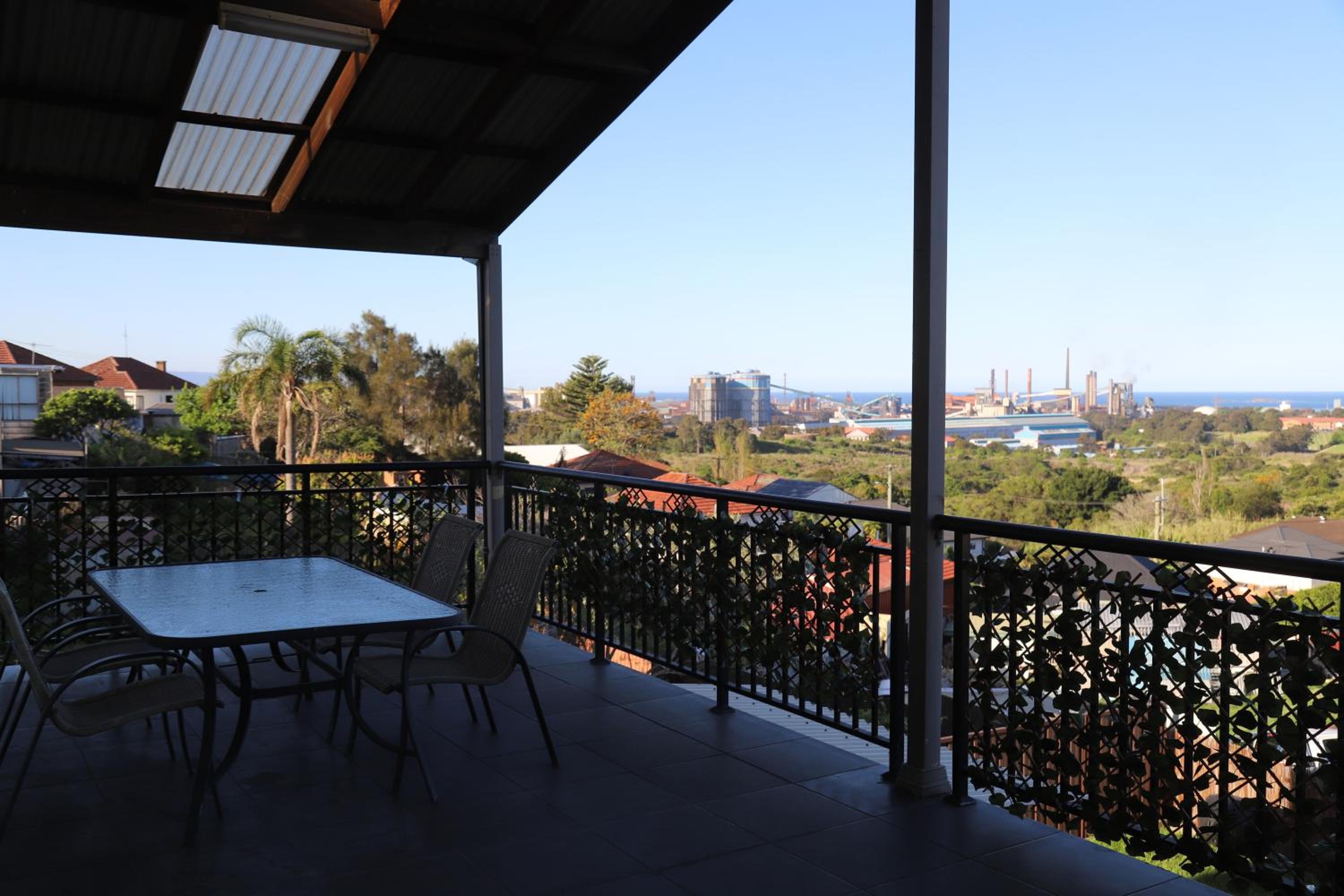 Ocean-View Retreat for Family Getaways Wollongong