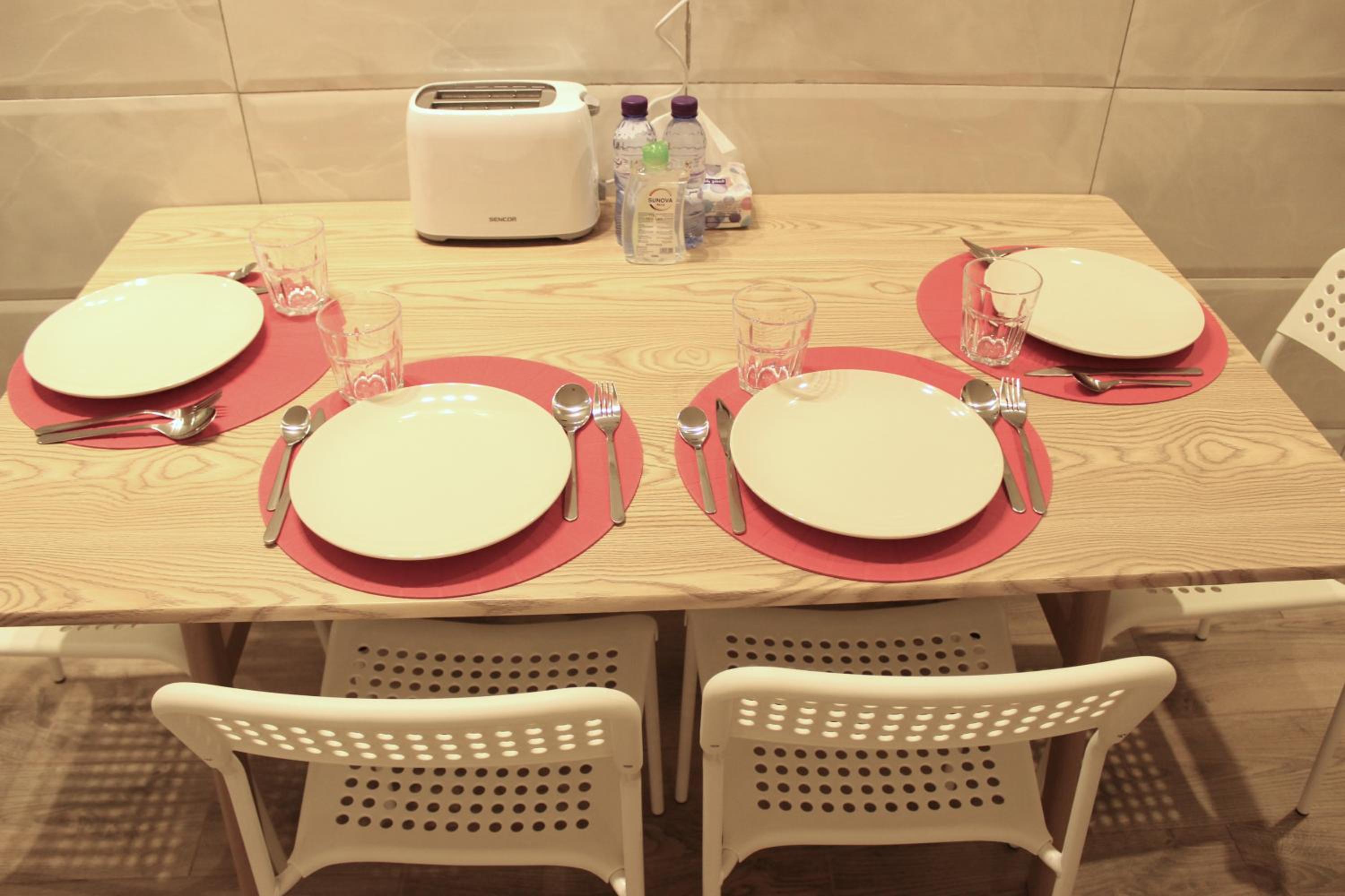 Cozy apartment, two bedroom, full kitchen