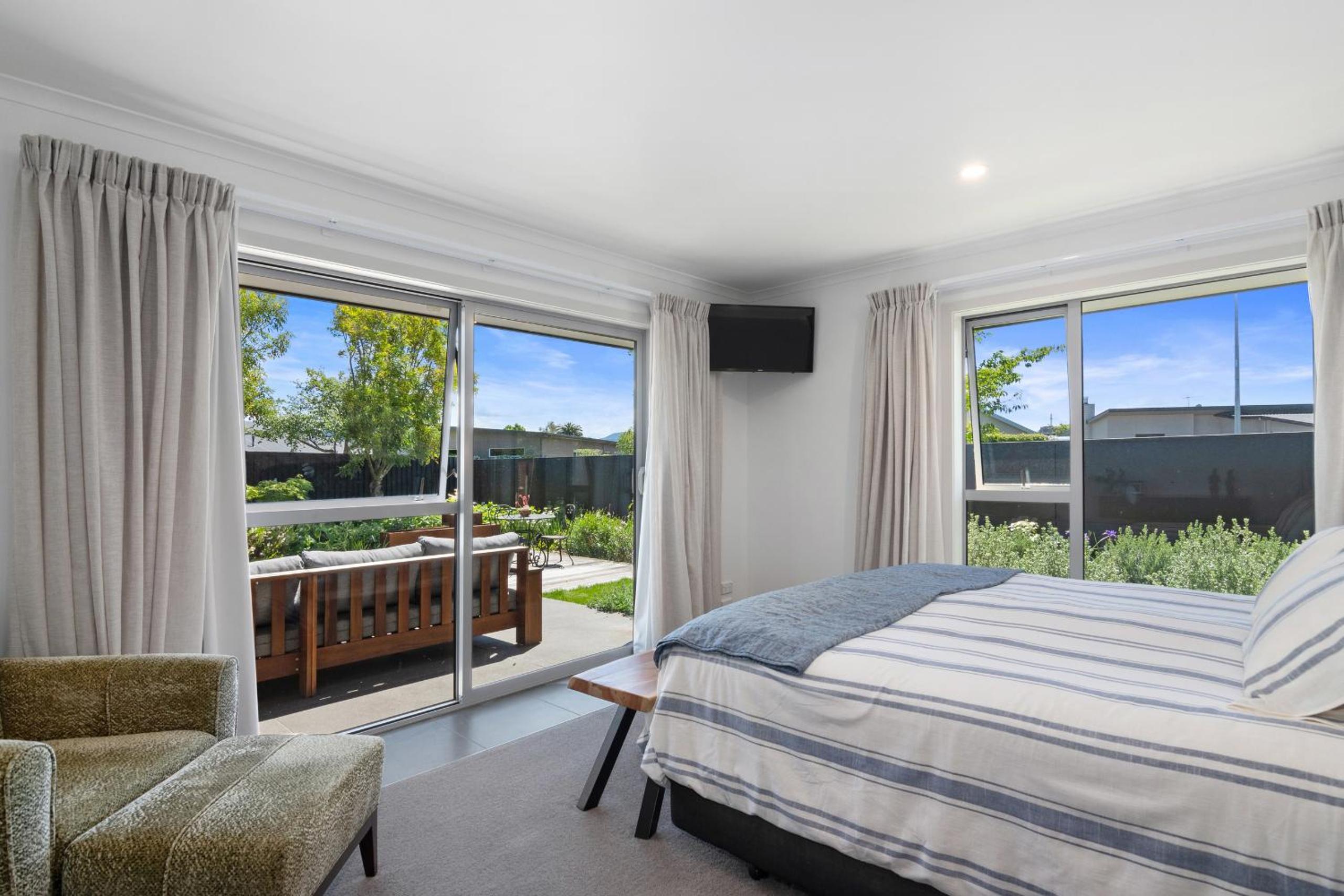 Banksia Retreat - Blenheim Holiday Home