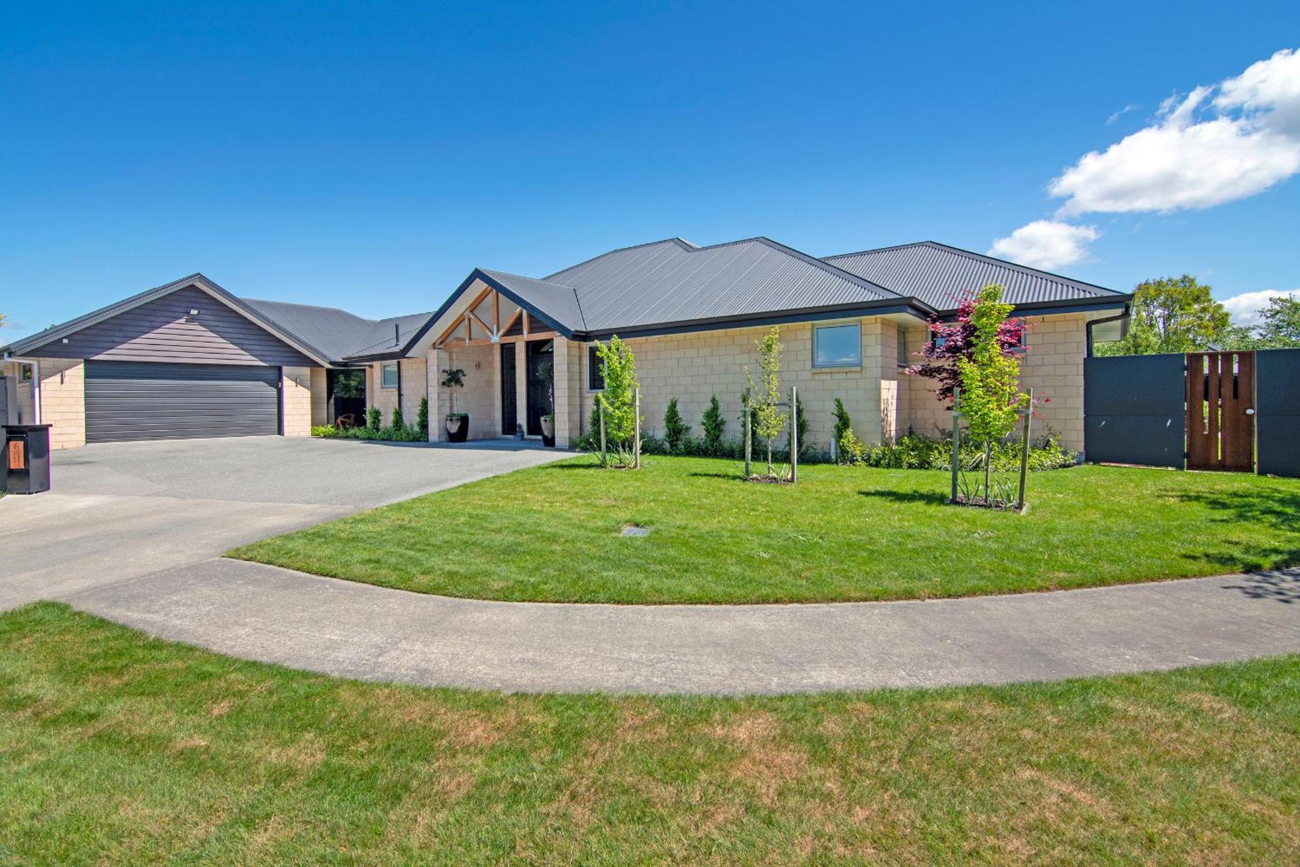 Banksia Retreat - Blenheim Holiday Home