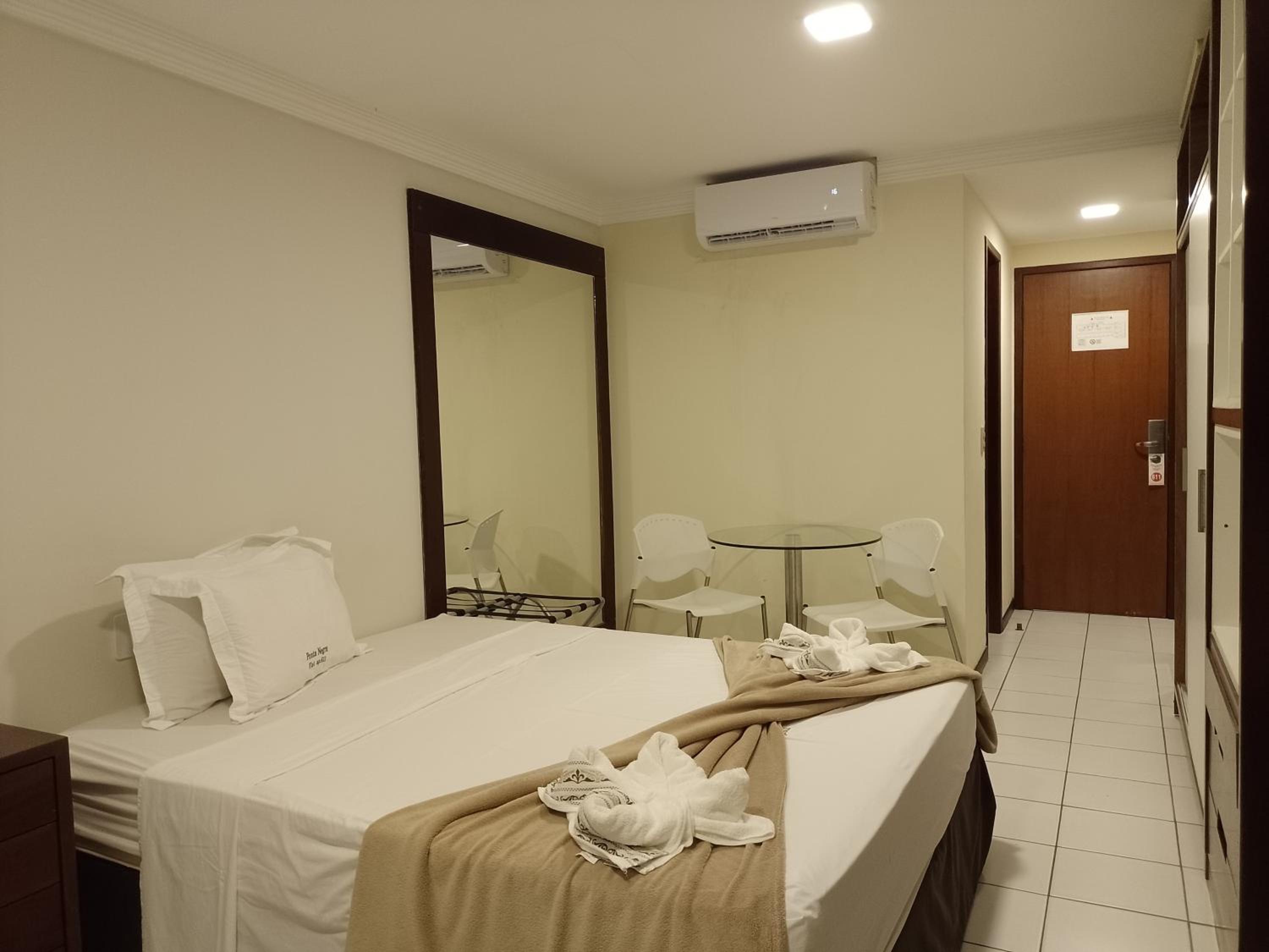 PONTA NEGRA FLAT APART