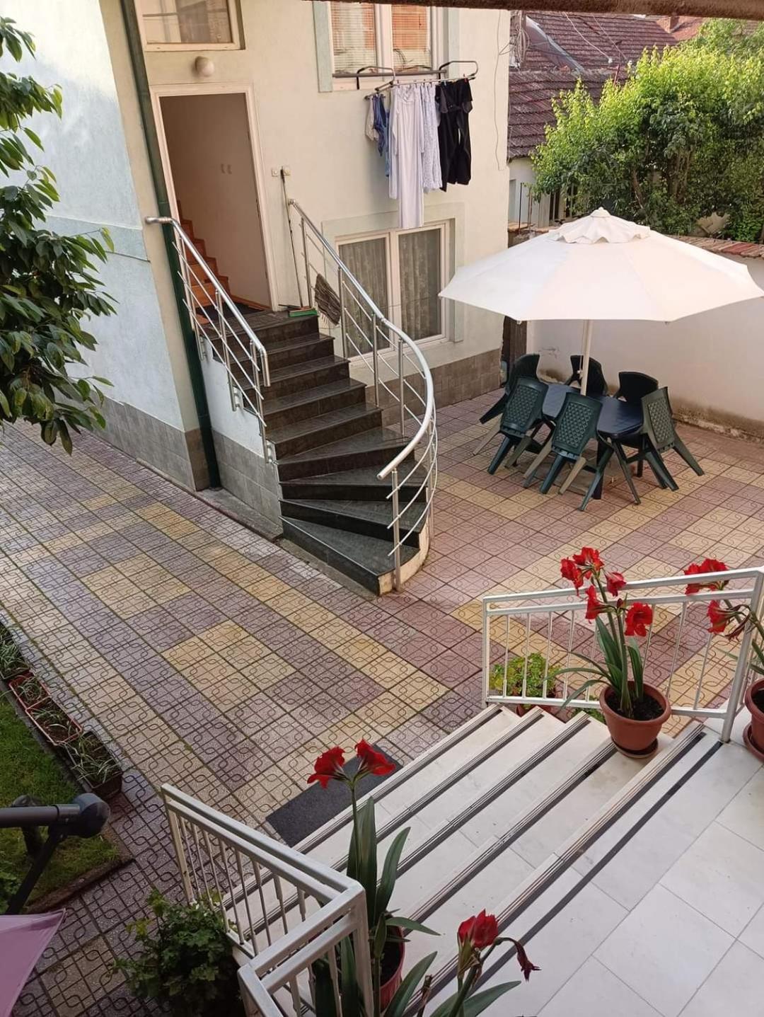 MIA 2 Family Apartment near City Center view 3