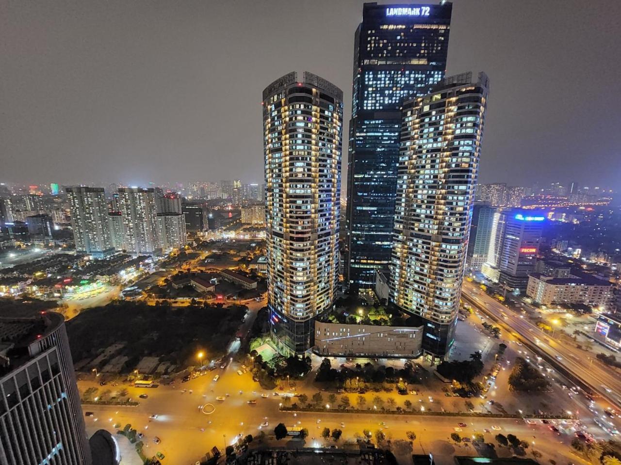 Q's home Vinhomes Skylake