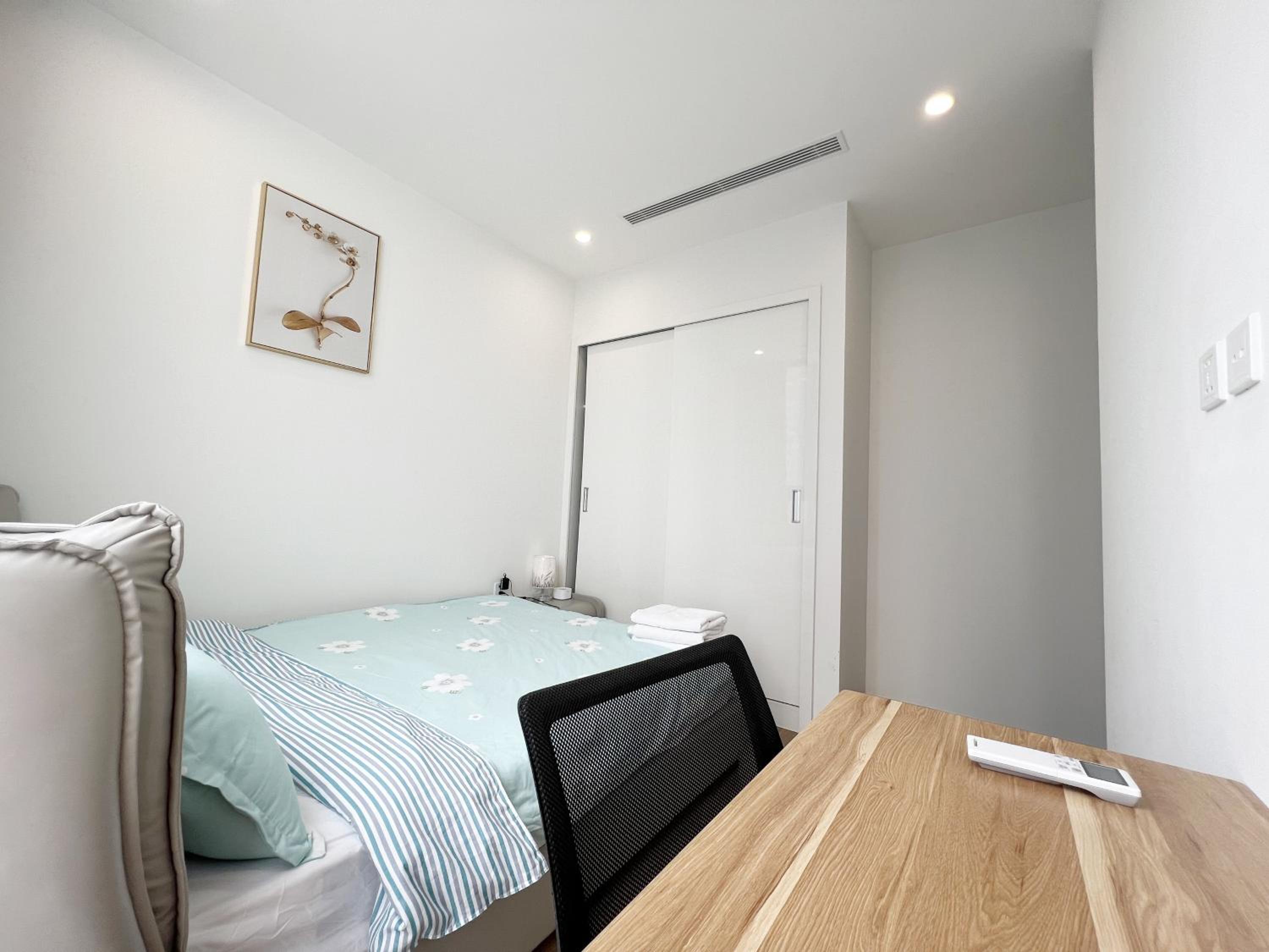 Q's home Vinhomes Skylake