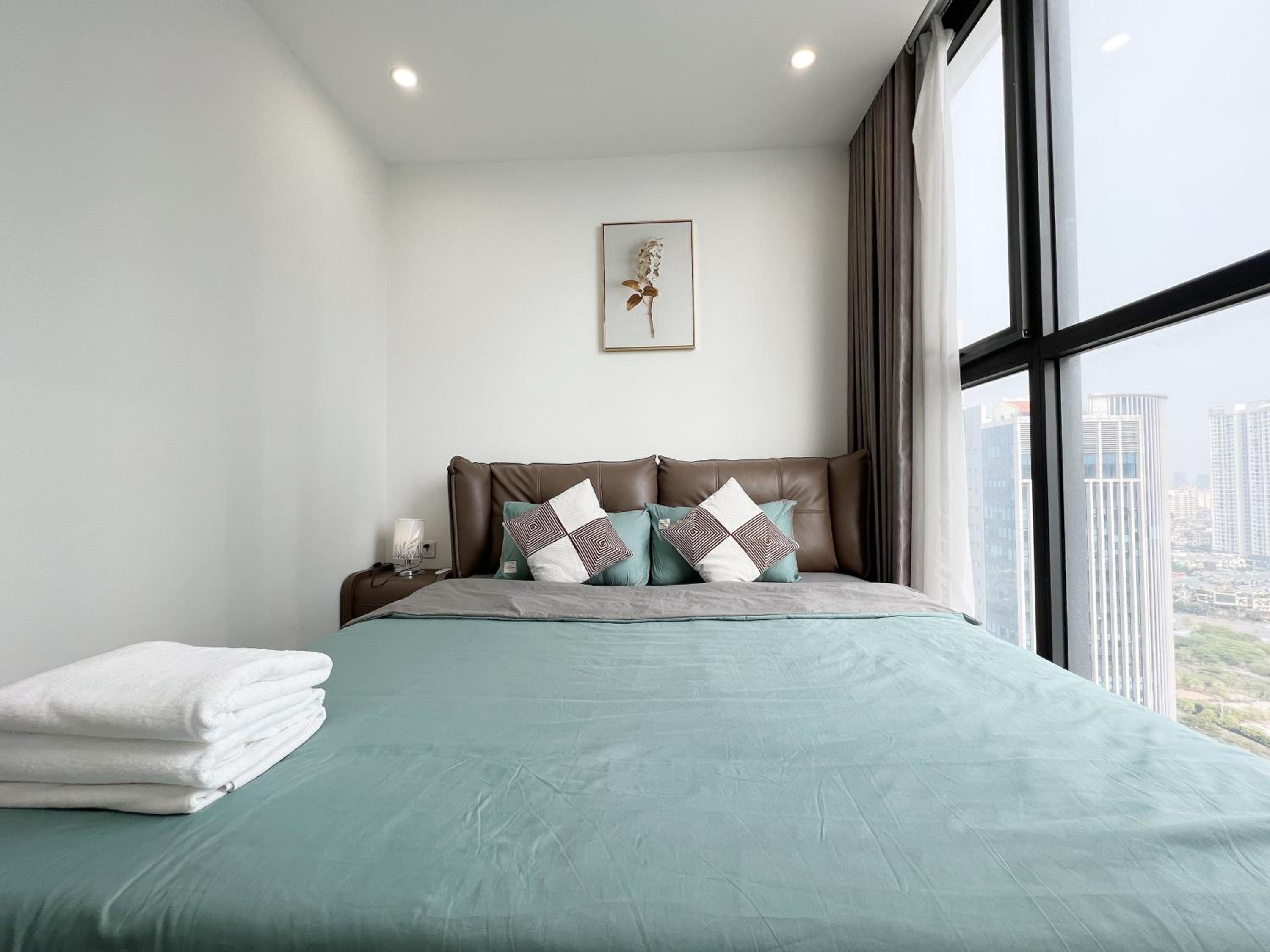 Q's home Vinhomes Skylake