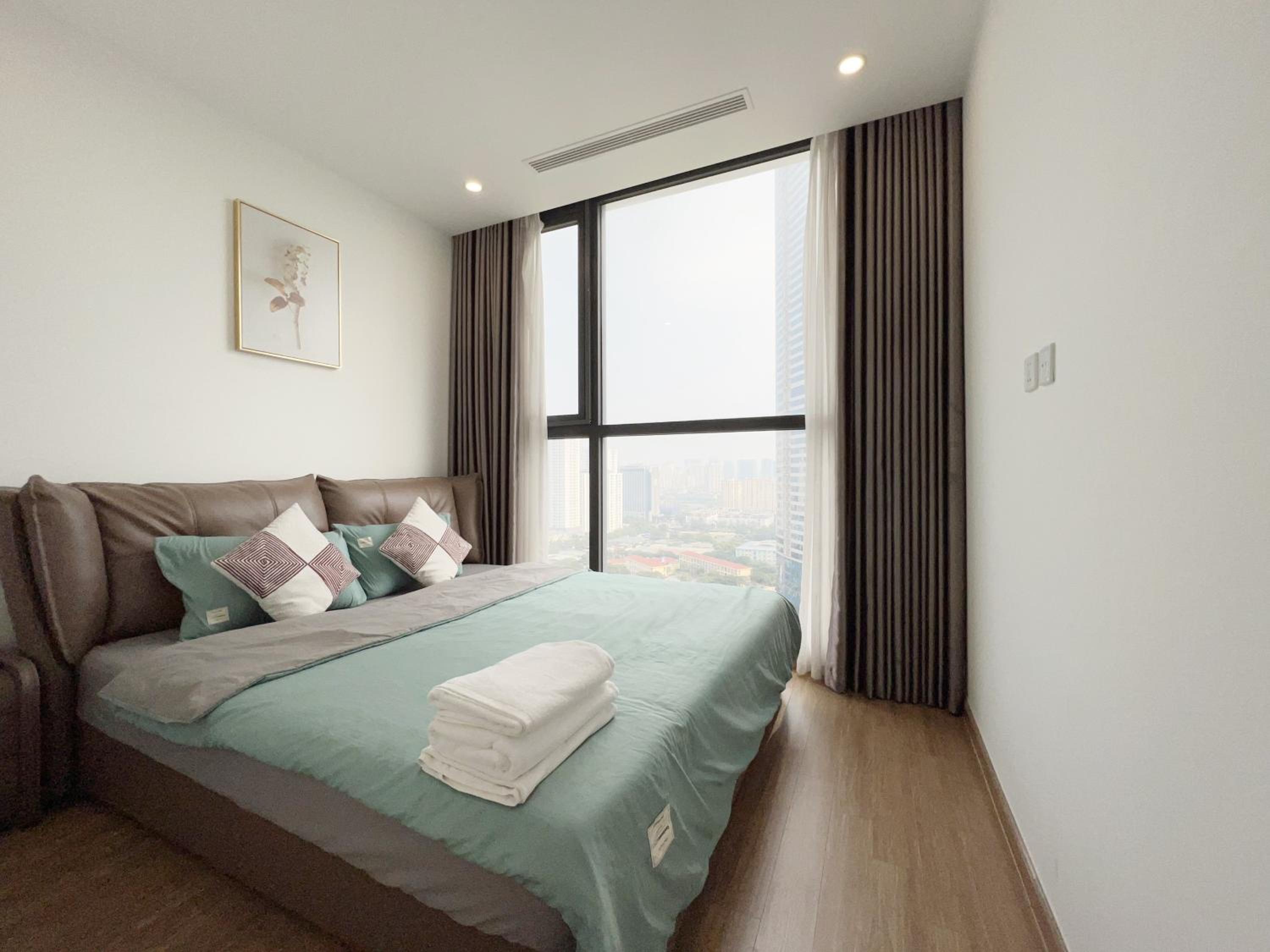 Q's home Vinhomes Skylake