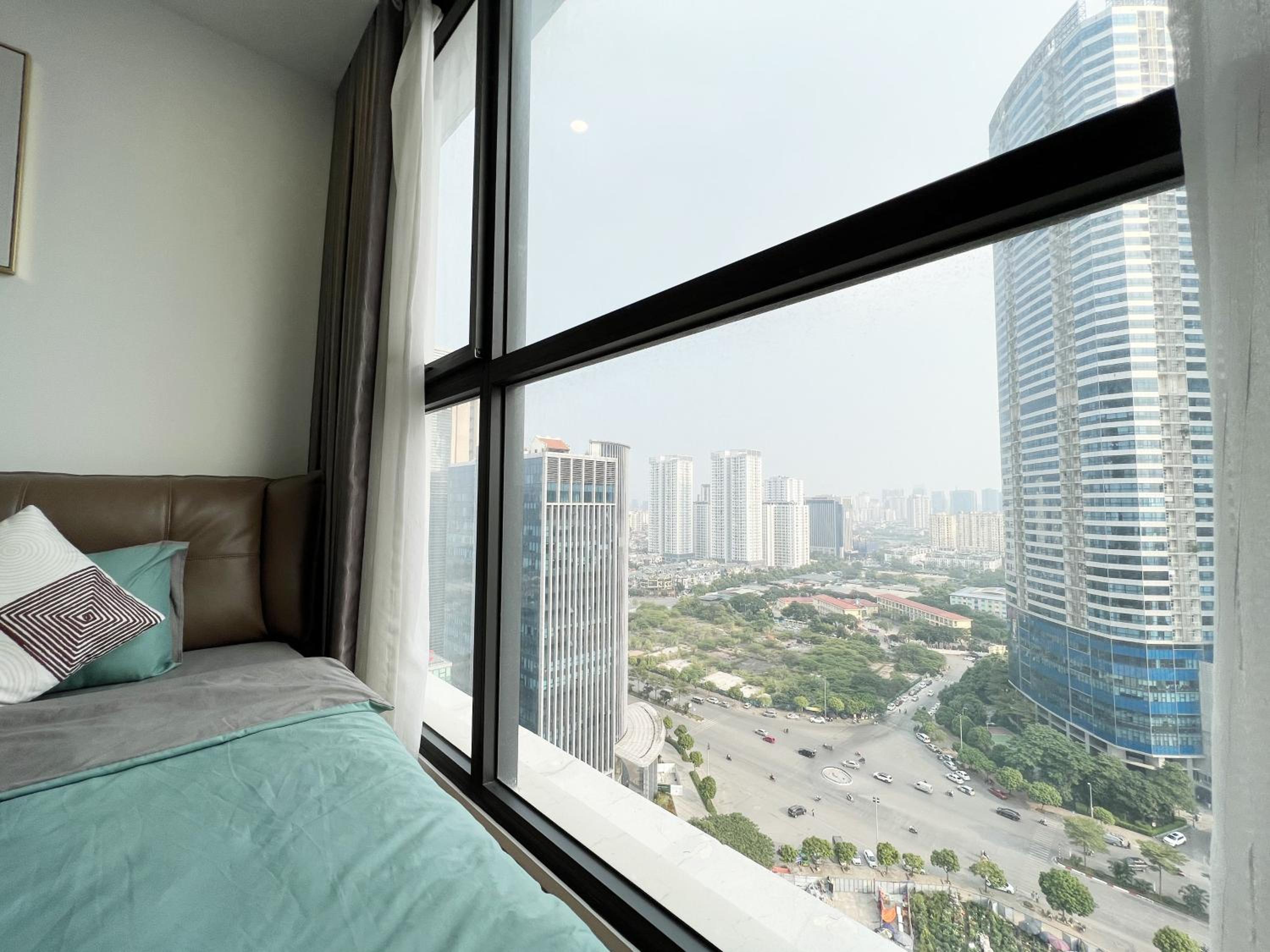 Q's home Vinhomes Skylake