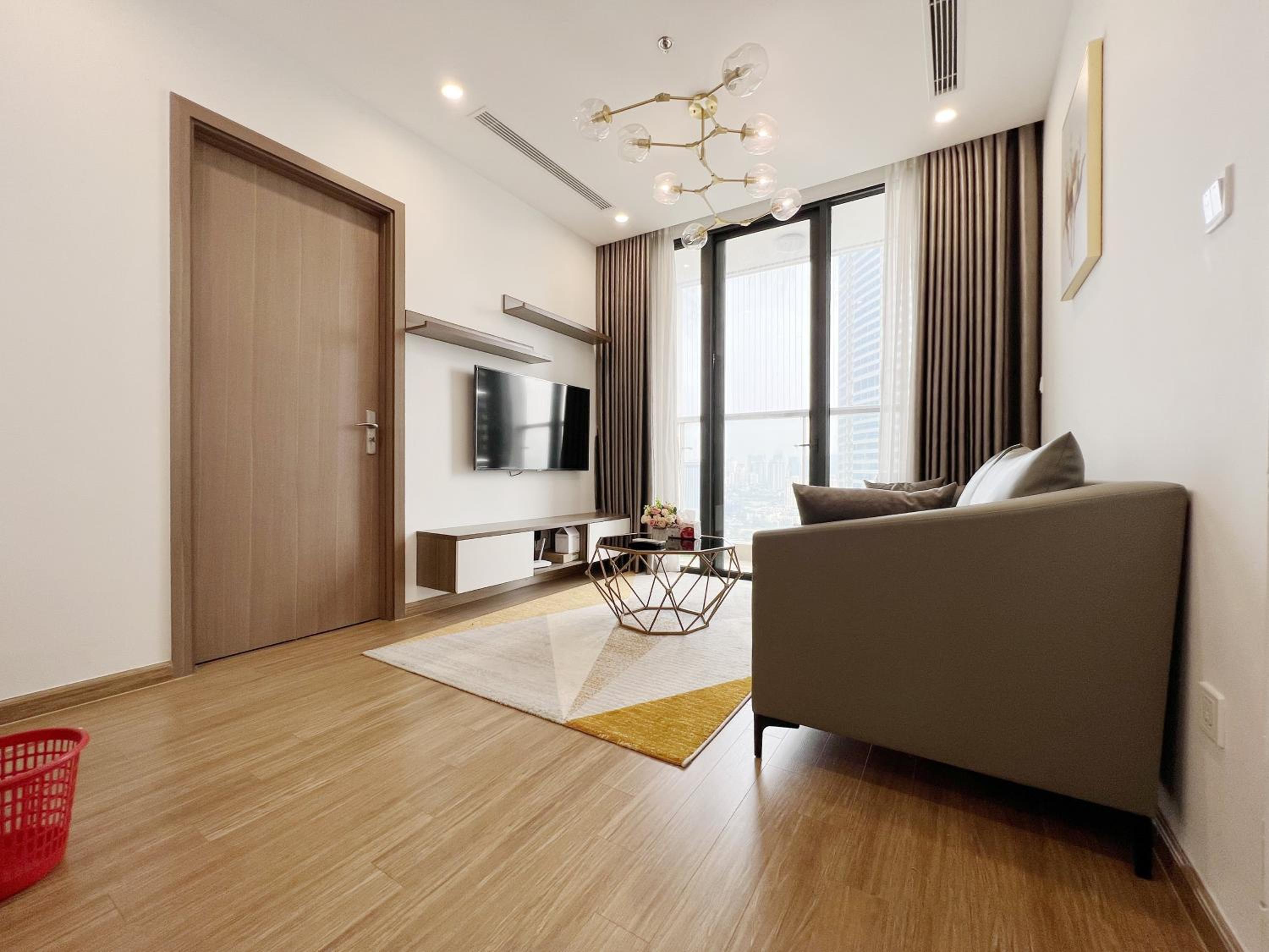 Q's home Vinhomes Skylake