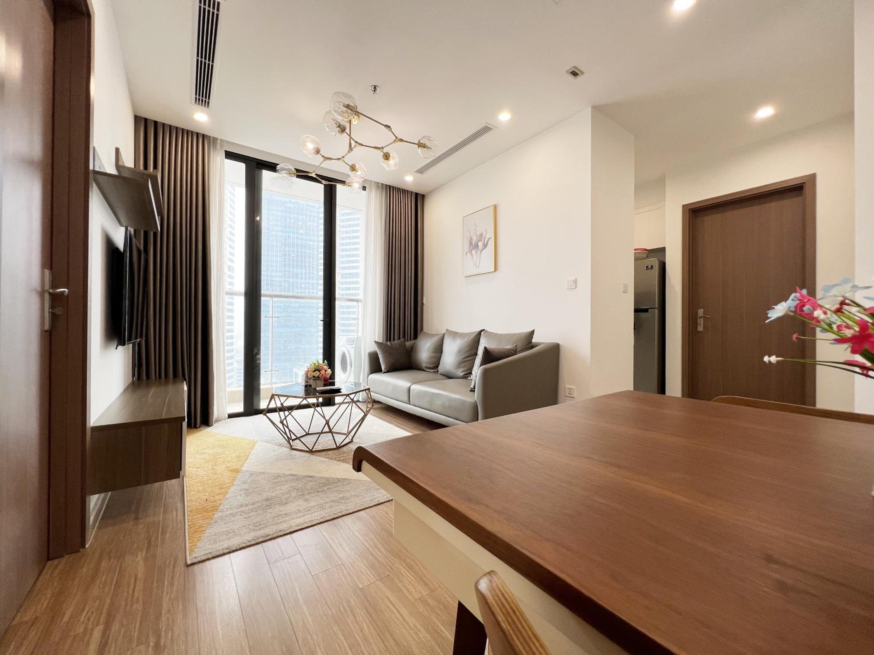 Q's home Vinhomes Skylake