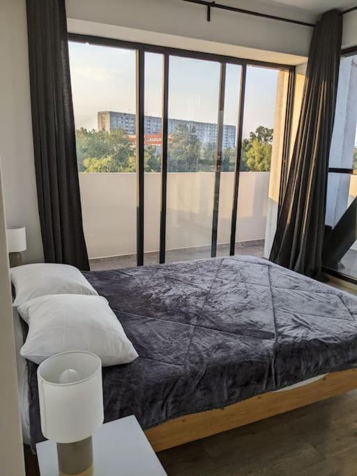 Right @Reforma - Beautiful condo with 2 balconies photo 2
