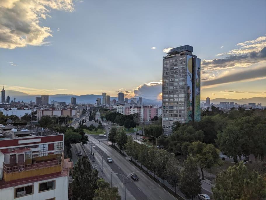 Right @Reforma - Beautiful condo with 2 balconies — Mexico City