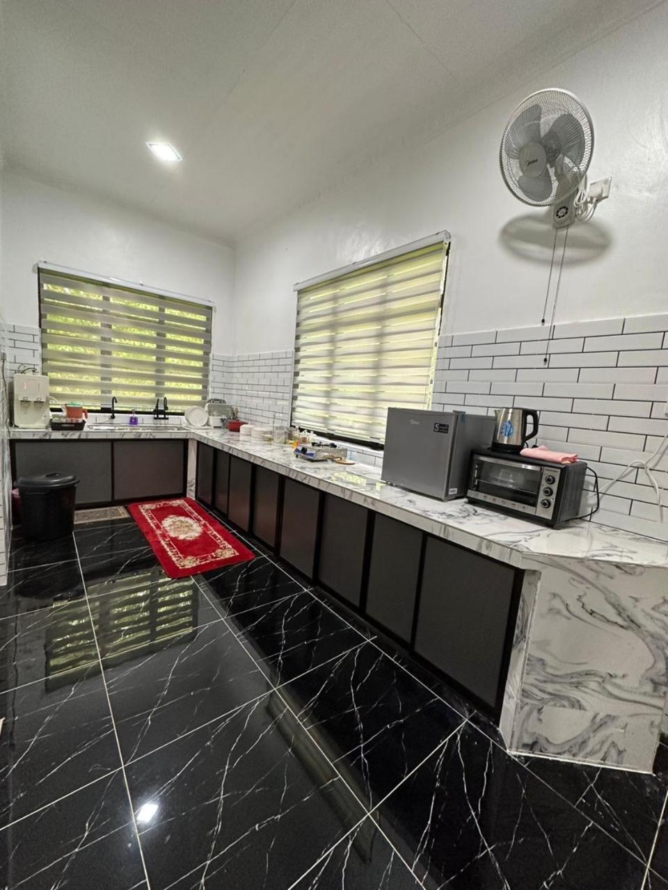 Rania Riverview Guesthouse #BestGuesthouseInTown #SpaciousLivingRoom #ModernClassicConcept #LuxuryDiningset #freeWifi #Netflix #FullyAircond #CozyPrayerSpa photo 5