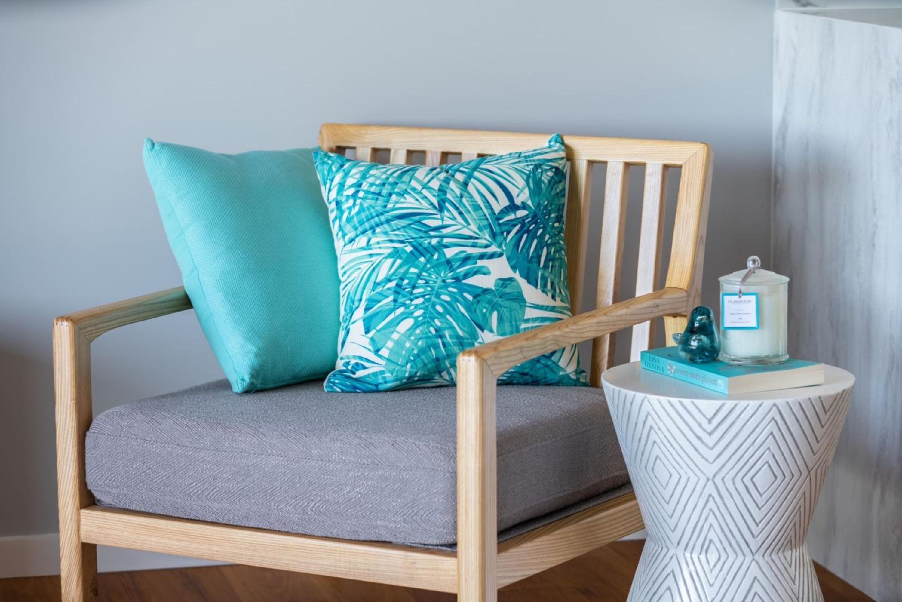 Relax & Daydream at 2 Elementa