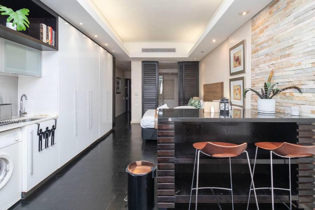 Modern Apartment in Wale street view 2