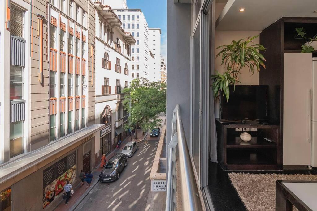 Modern Apartment in Wale street view 5