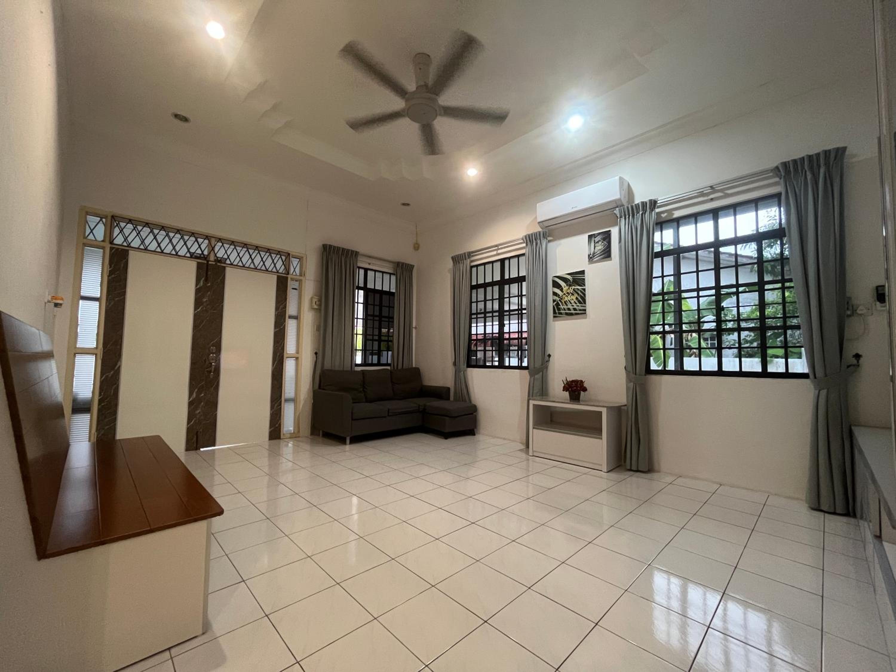 Joyful homestay Miri