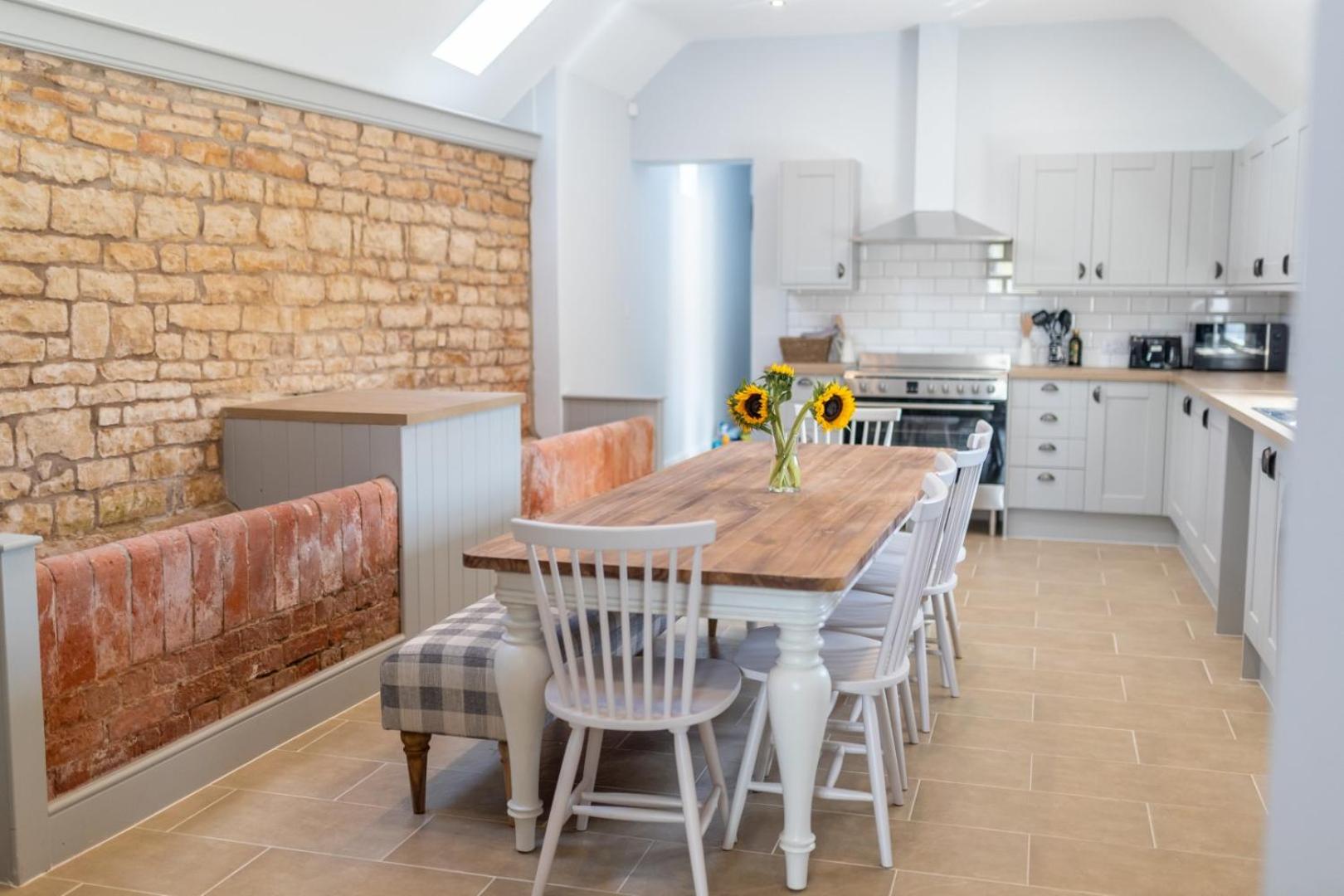 Butterwick - Barn Conversion with a hot tub on a Country Estate view 5