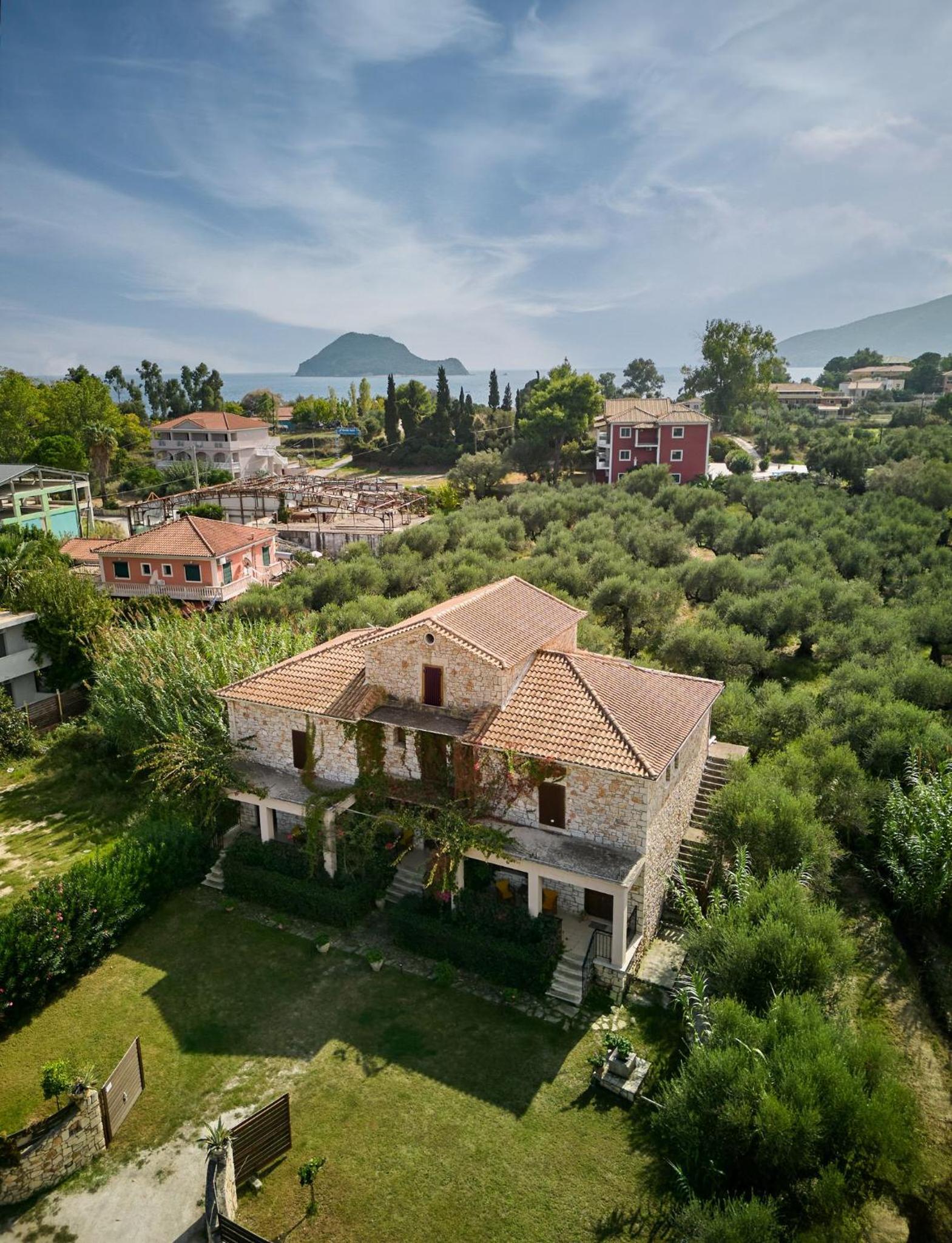 Villa Pounente Apartments - 300m from the beach, by ZanteWize photo 1