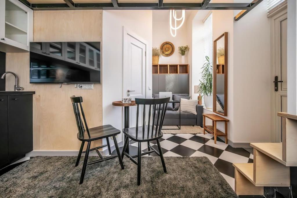 Stylish Apartment in Vilnius Old Town/ URBAN RENT view 4