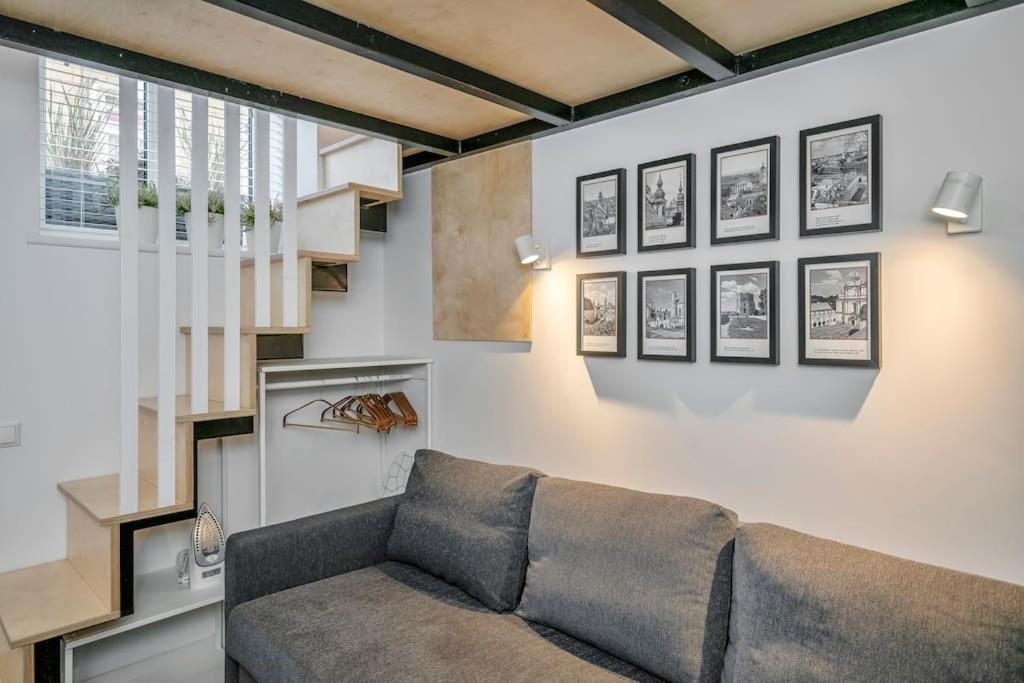 Stylish Apartment in Vilnius Old Town/ URBAN RENT view 5