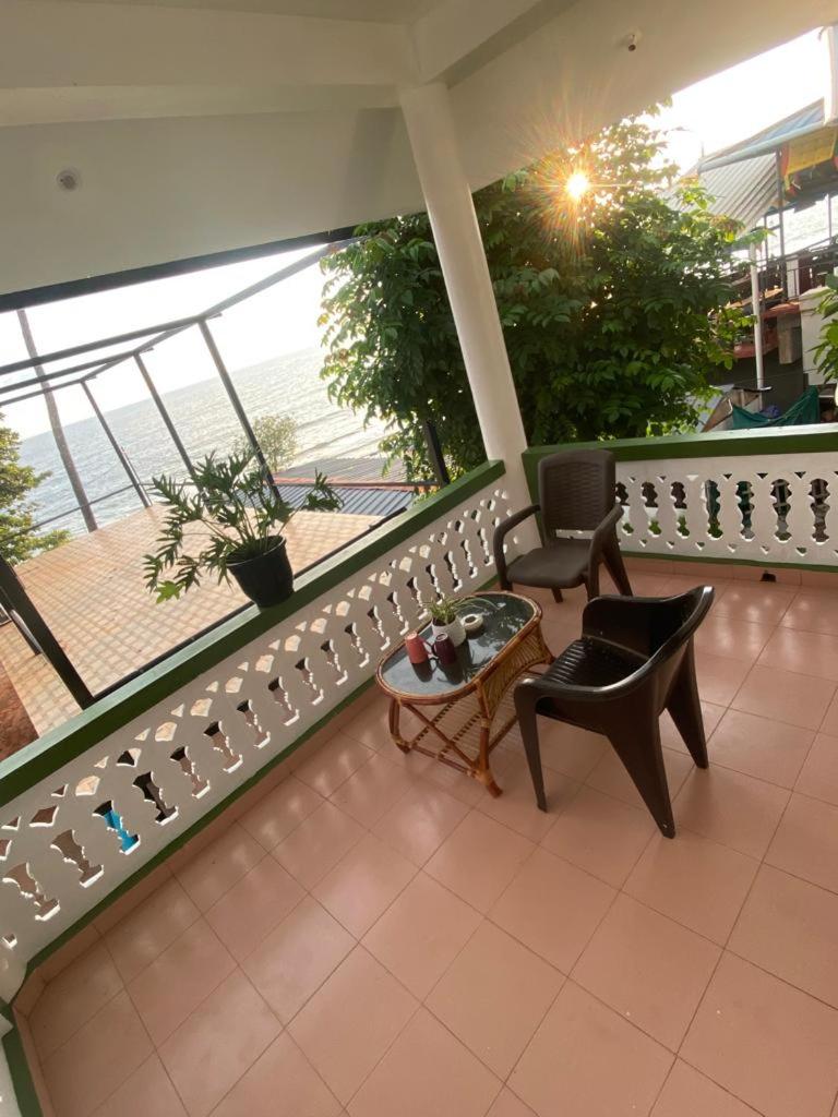 Pupa Homestay &Surf school