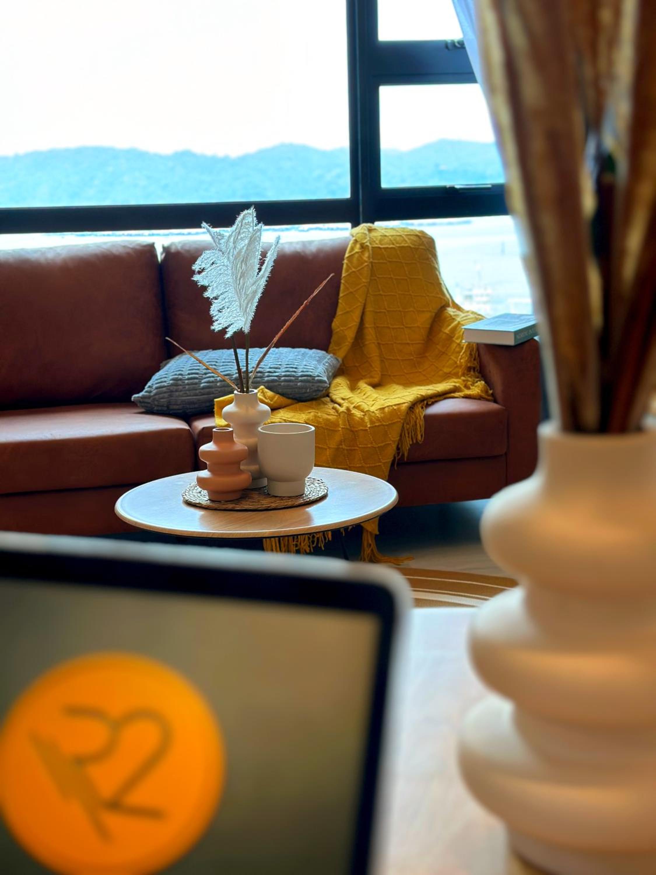 Sea&Pool View Stunning Homestay, Wifi, Netflix near Malls, Jetty, Convenient Stores photo 7
