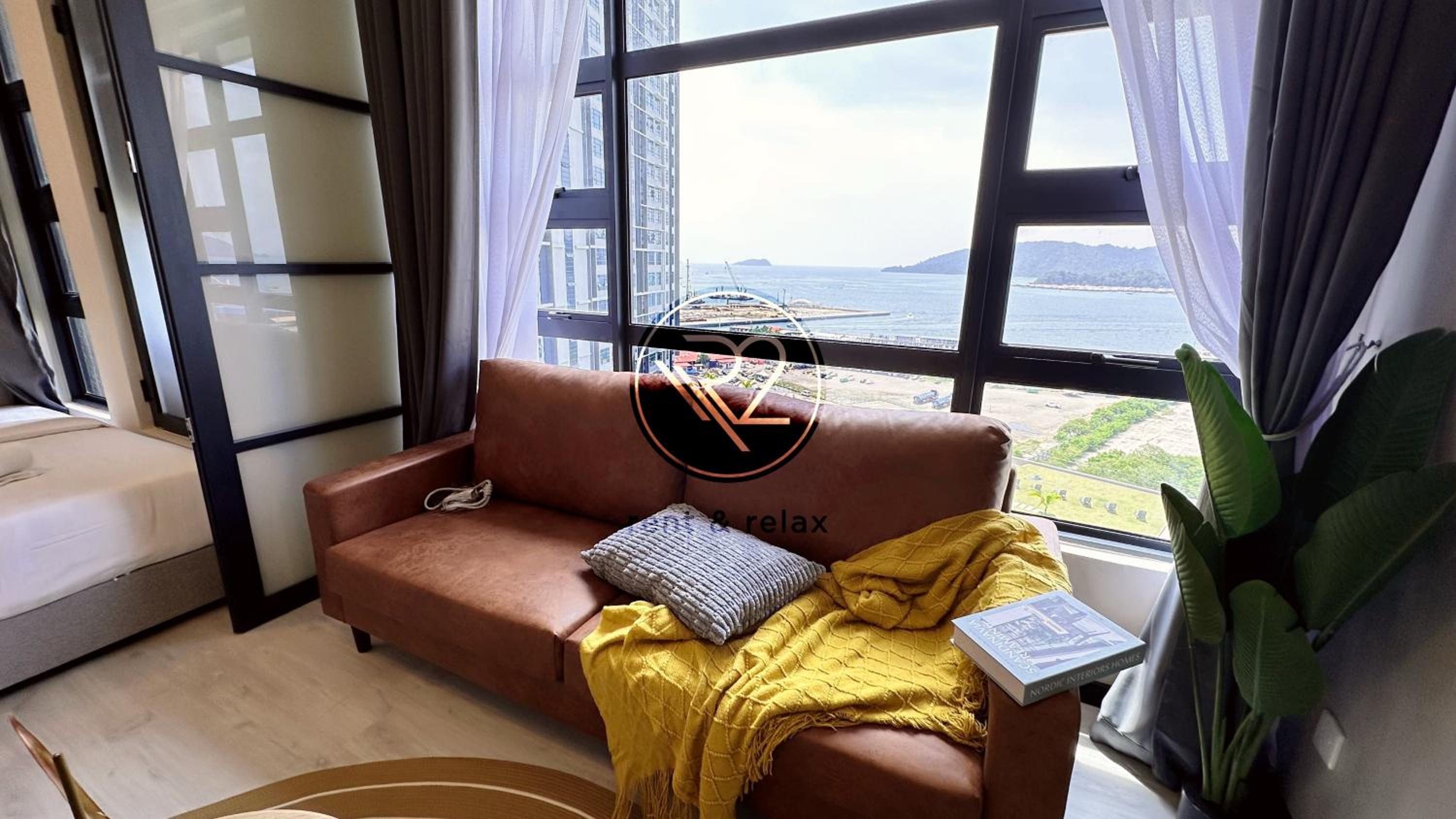Sea&Pool View Stunning Homestay, Wifi, Netflix near Malls, Jetty, Convenient Stores photo 5