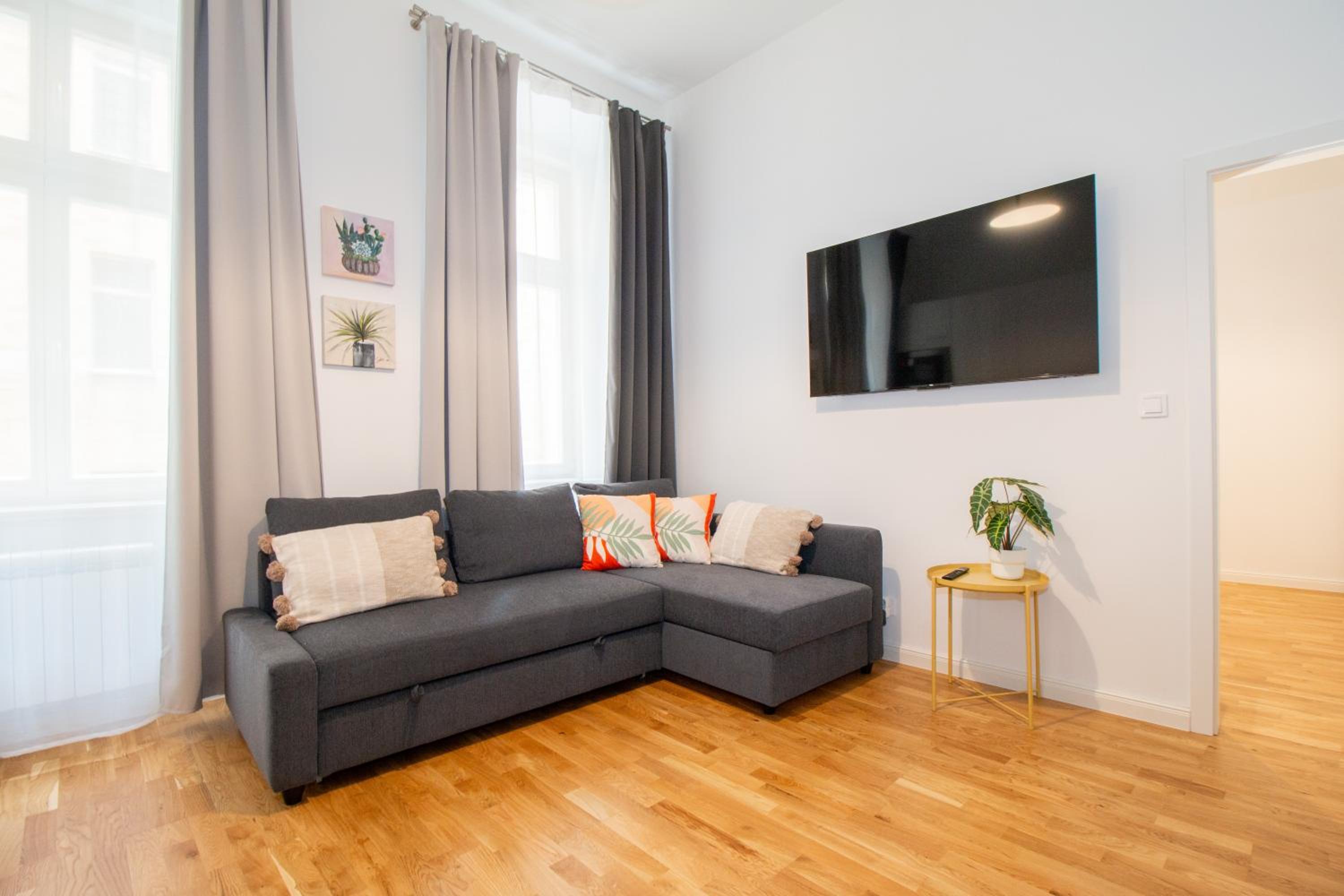Washingtonova CR apartments