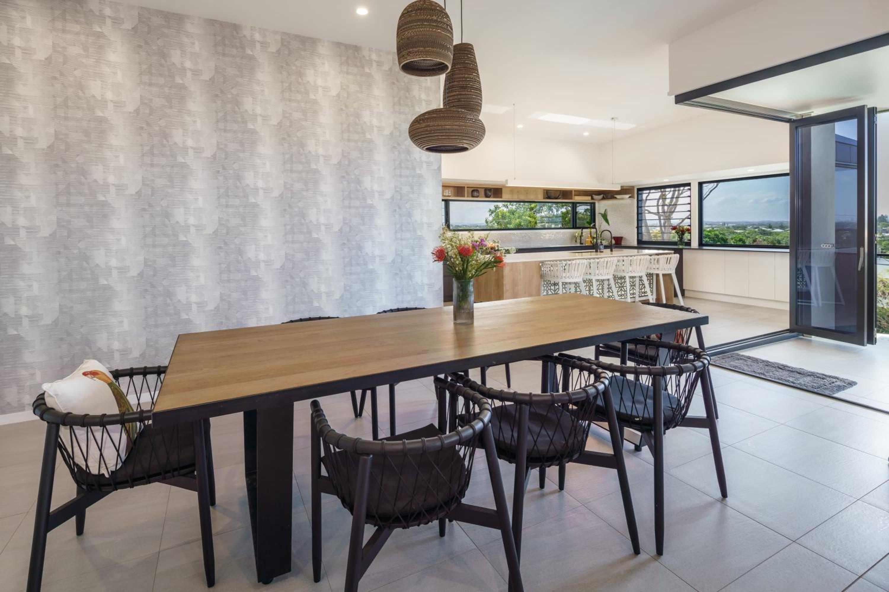 Moffat Beach Modern Oasis with Pool