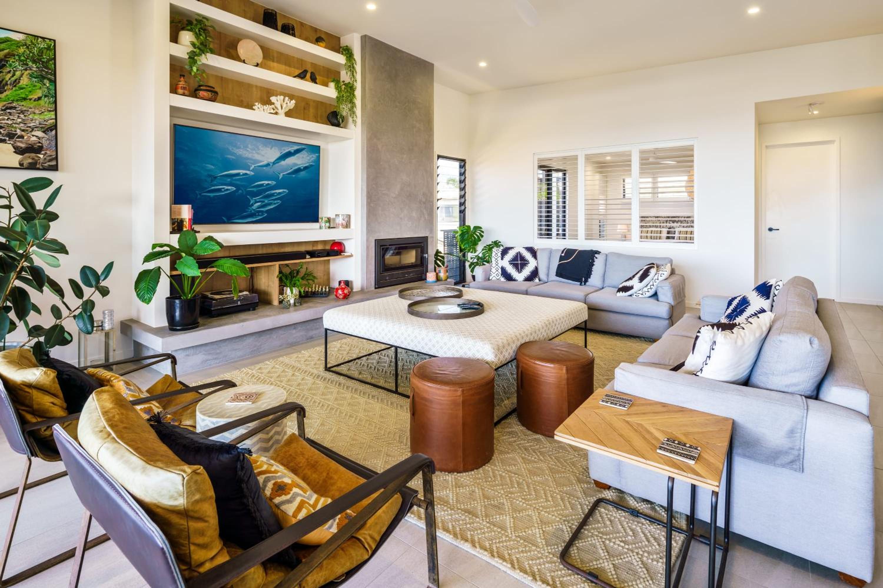 Moffat Beach Modern Oasis with Pool