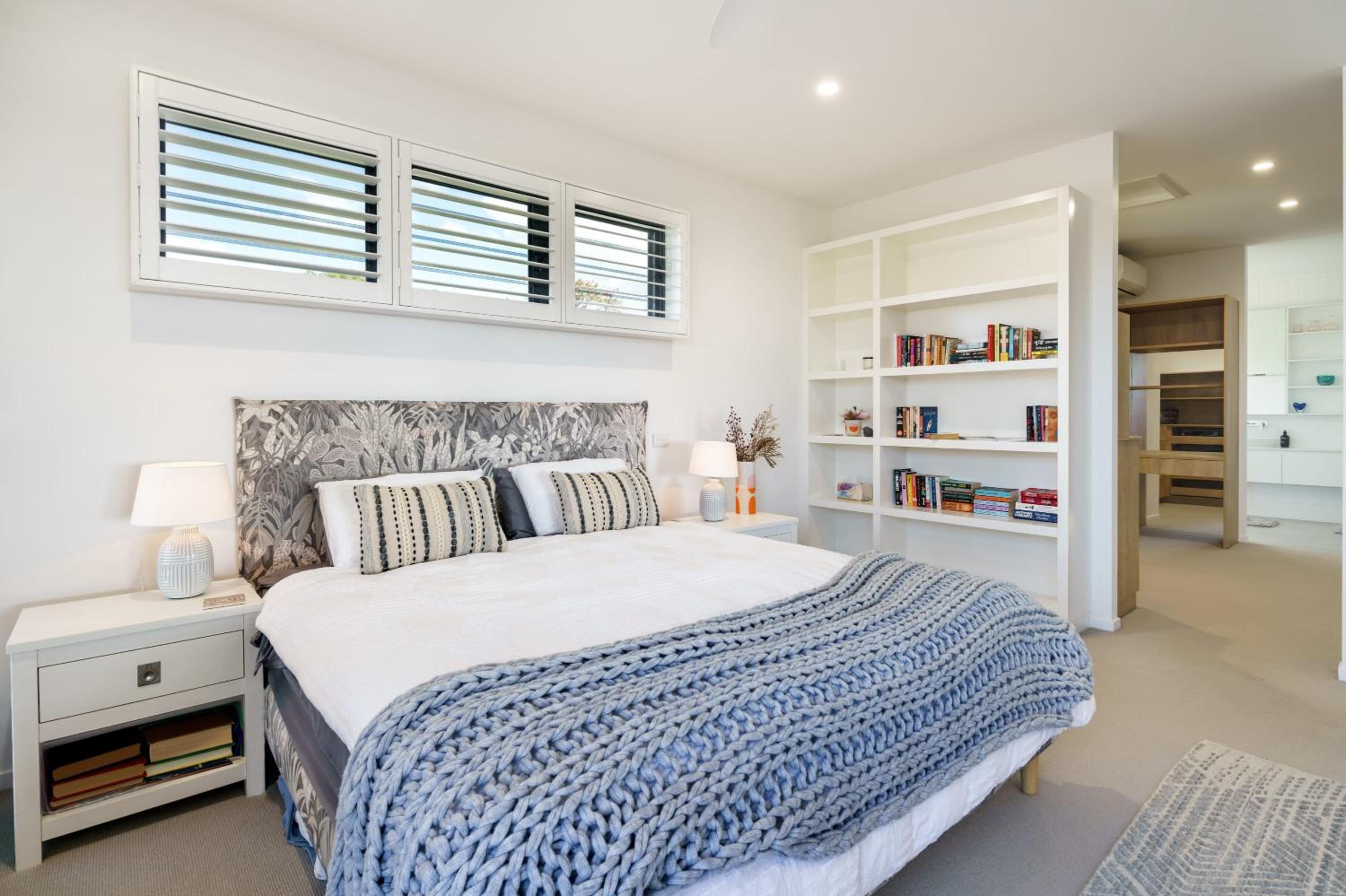 Moffat Beach Modern Oasis with Pool