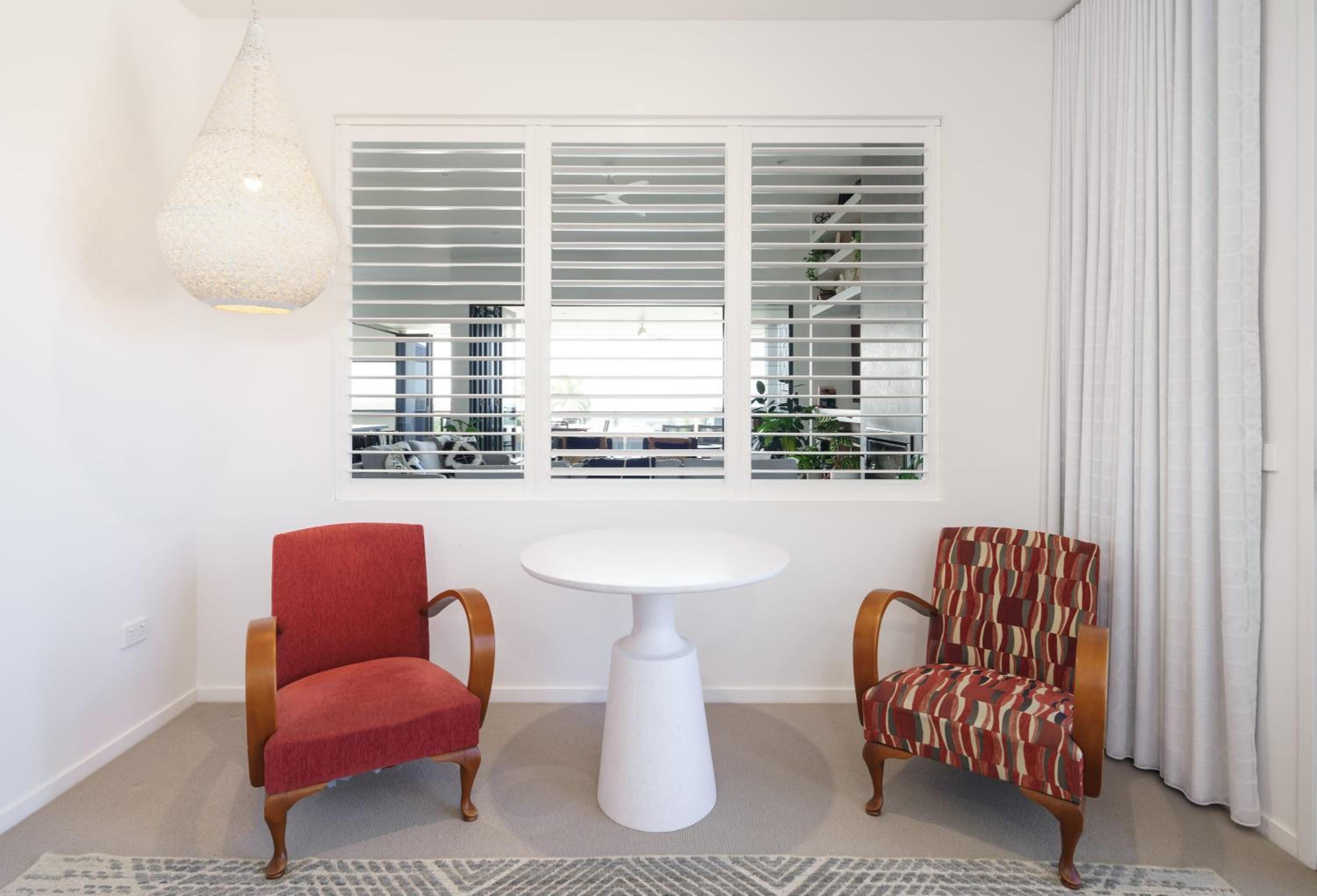 Moffat Beach Modern Oasis with Pool