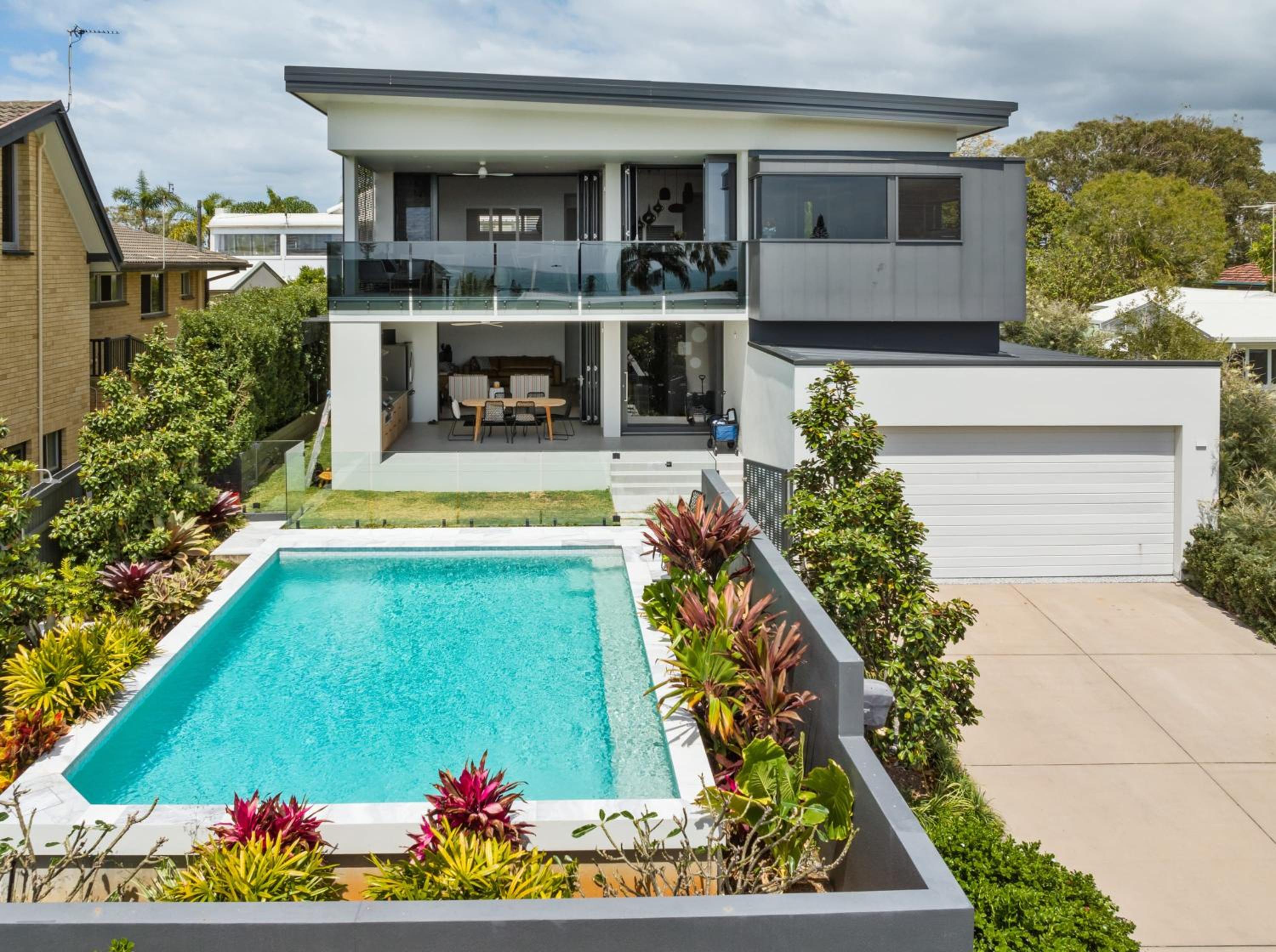 Moffat Beach Modern Oasis with Pool