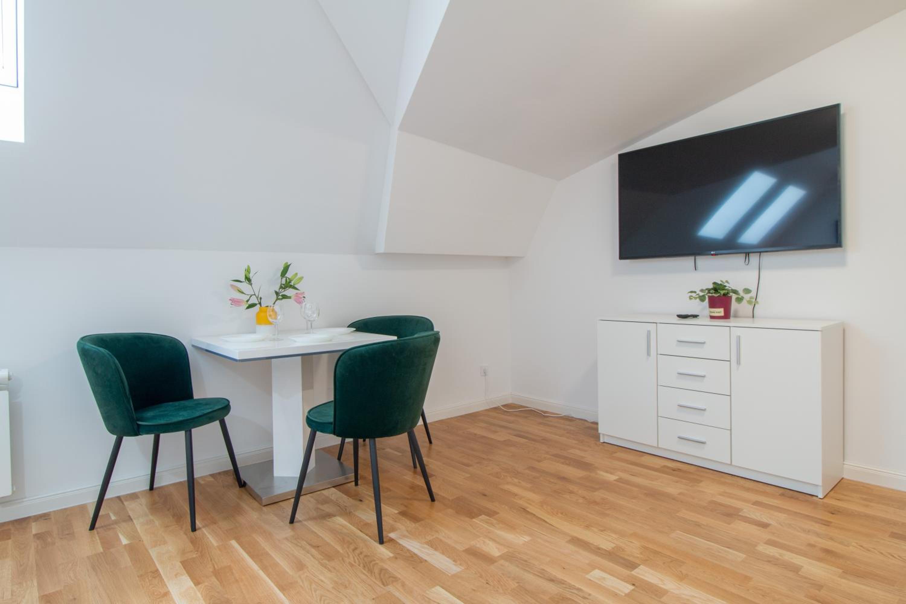 Washingtonova CR apartments