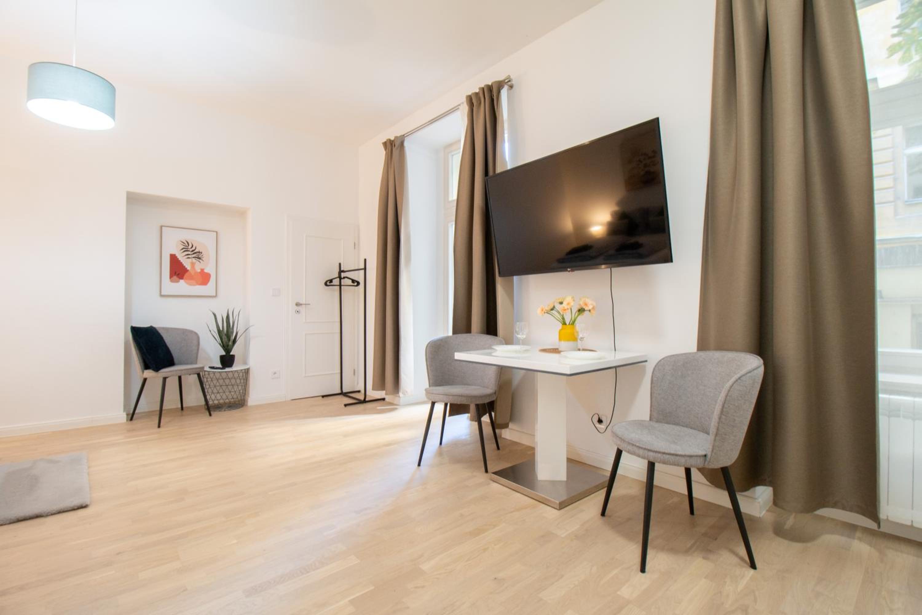 Washingtonova CR apartments