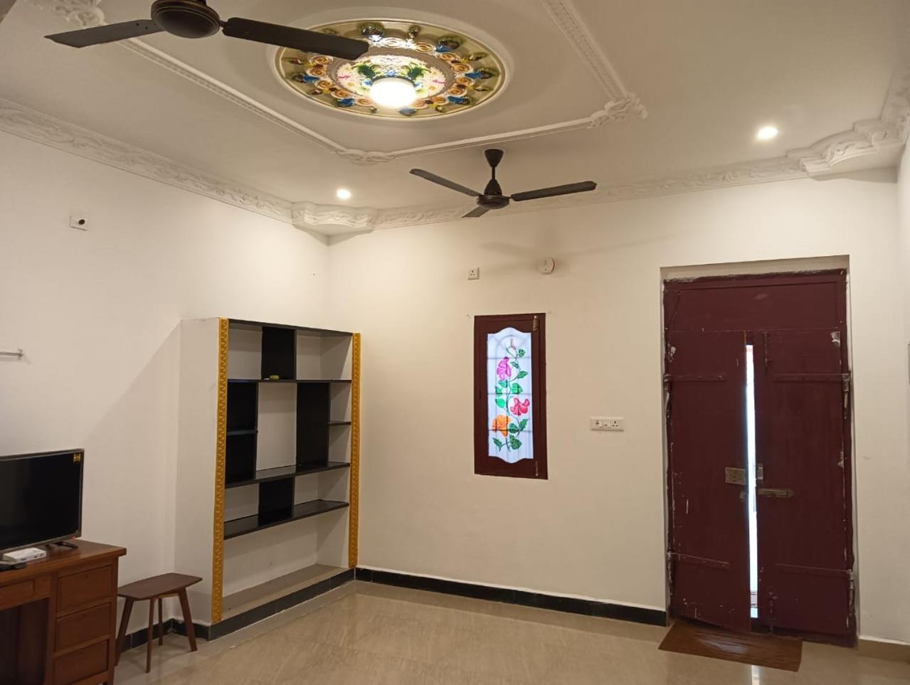 WOM Charming 1Bhk Near Auro Beach