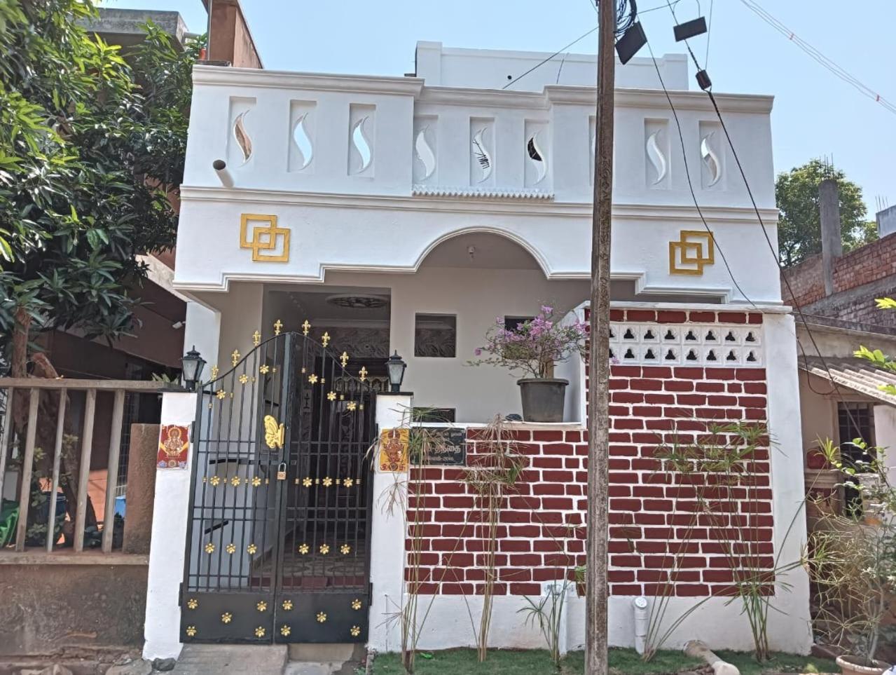 WOM Charming 1Bhk Near Auro Beach