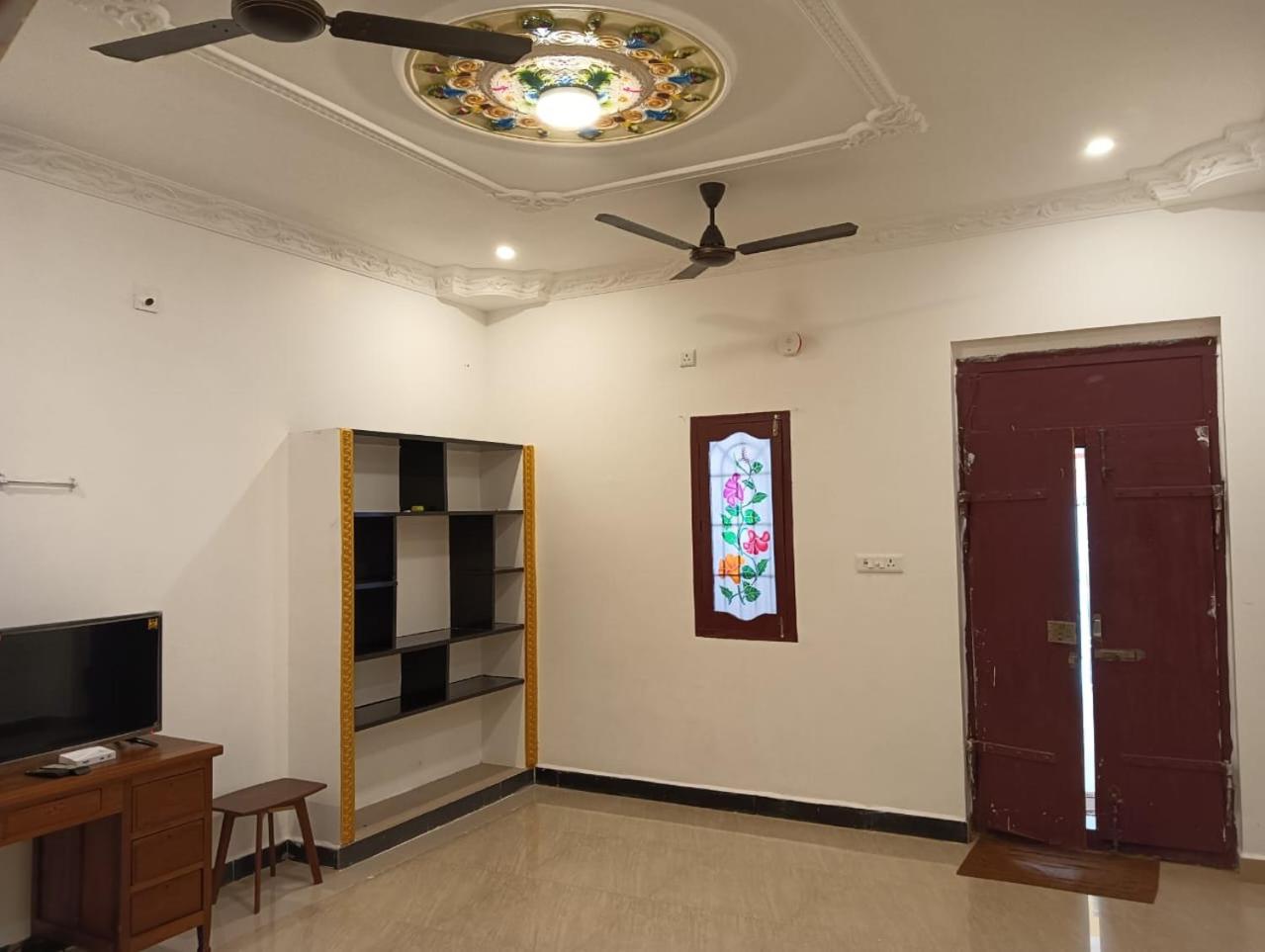 WOM Charming 1Bhk Near Auro Beach