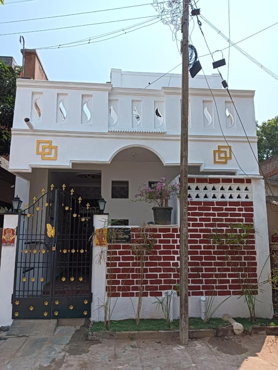 WOM Charming 1Bhk Near Auro Beach