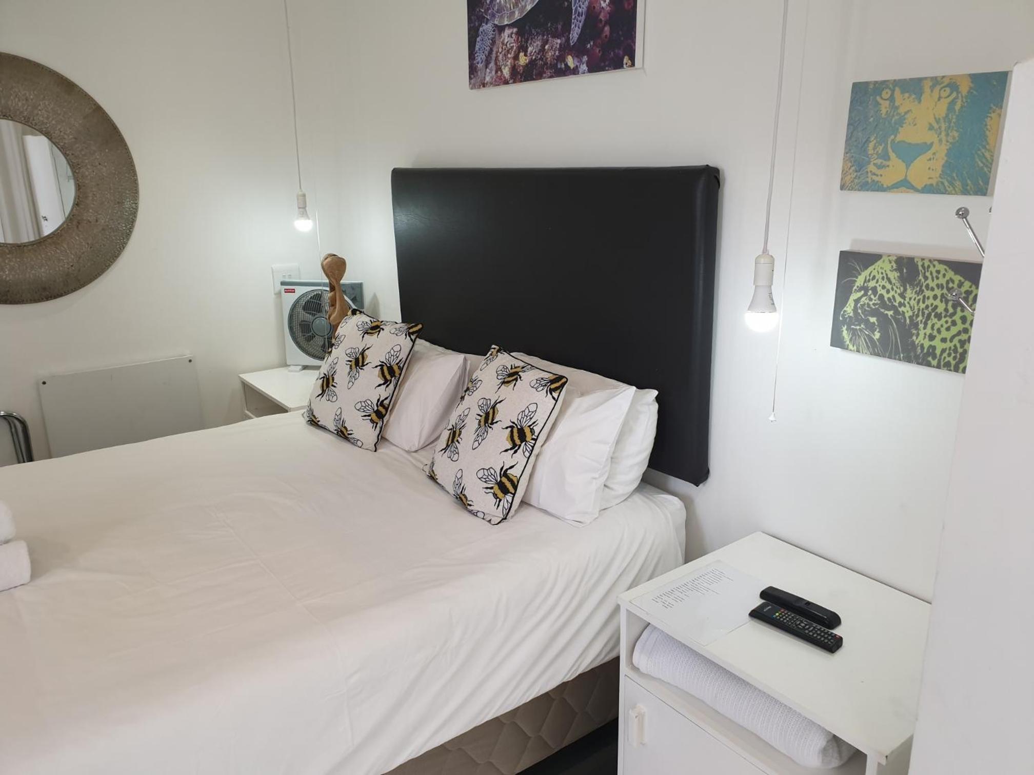 4 on Highworth Apartments and Studios