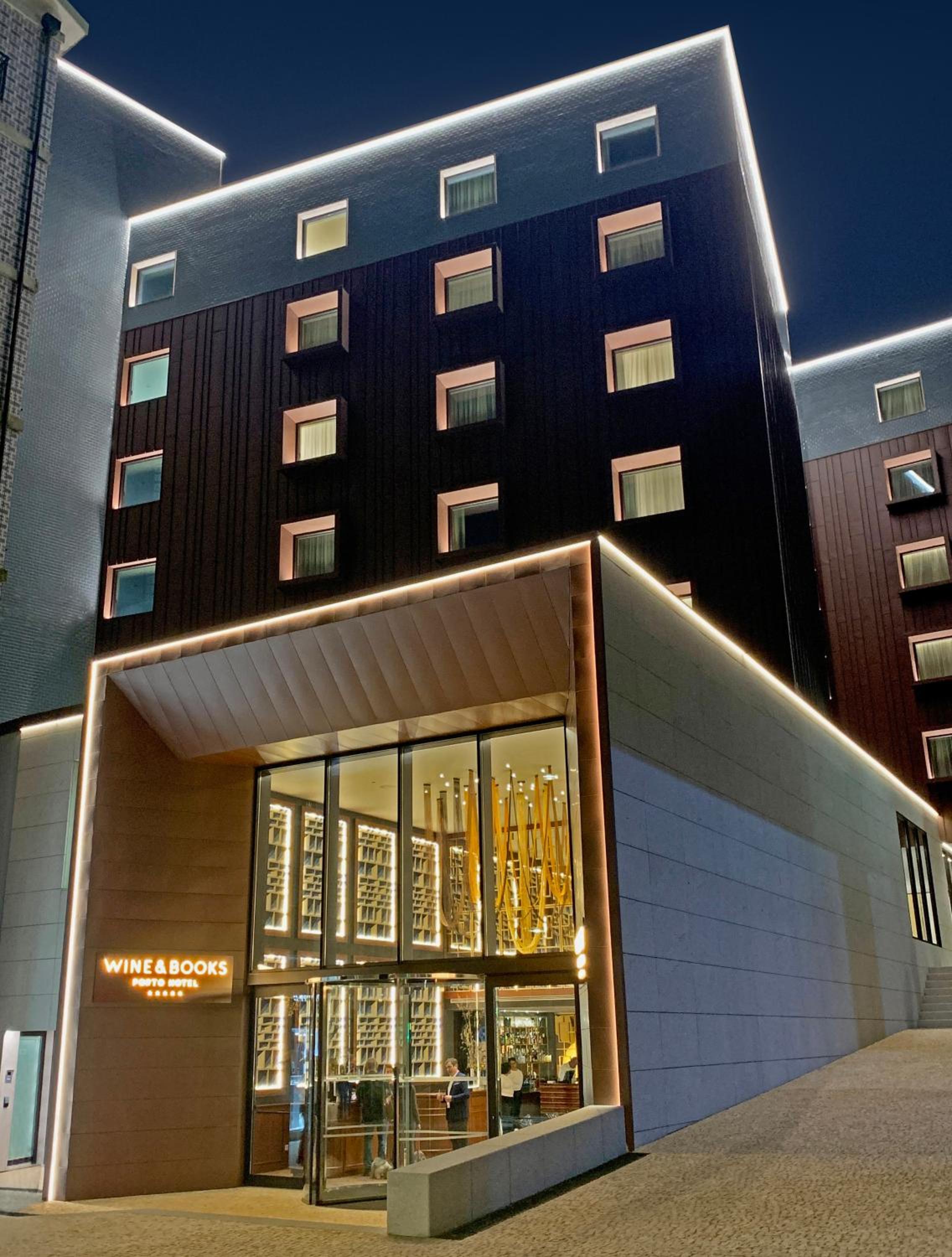 Hotel Wine & Books Porto Hotel - Image 1